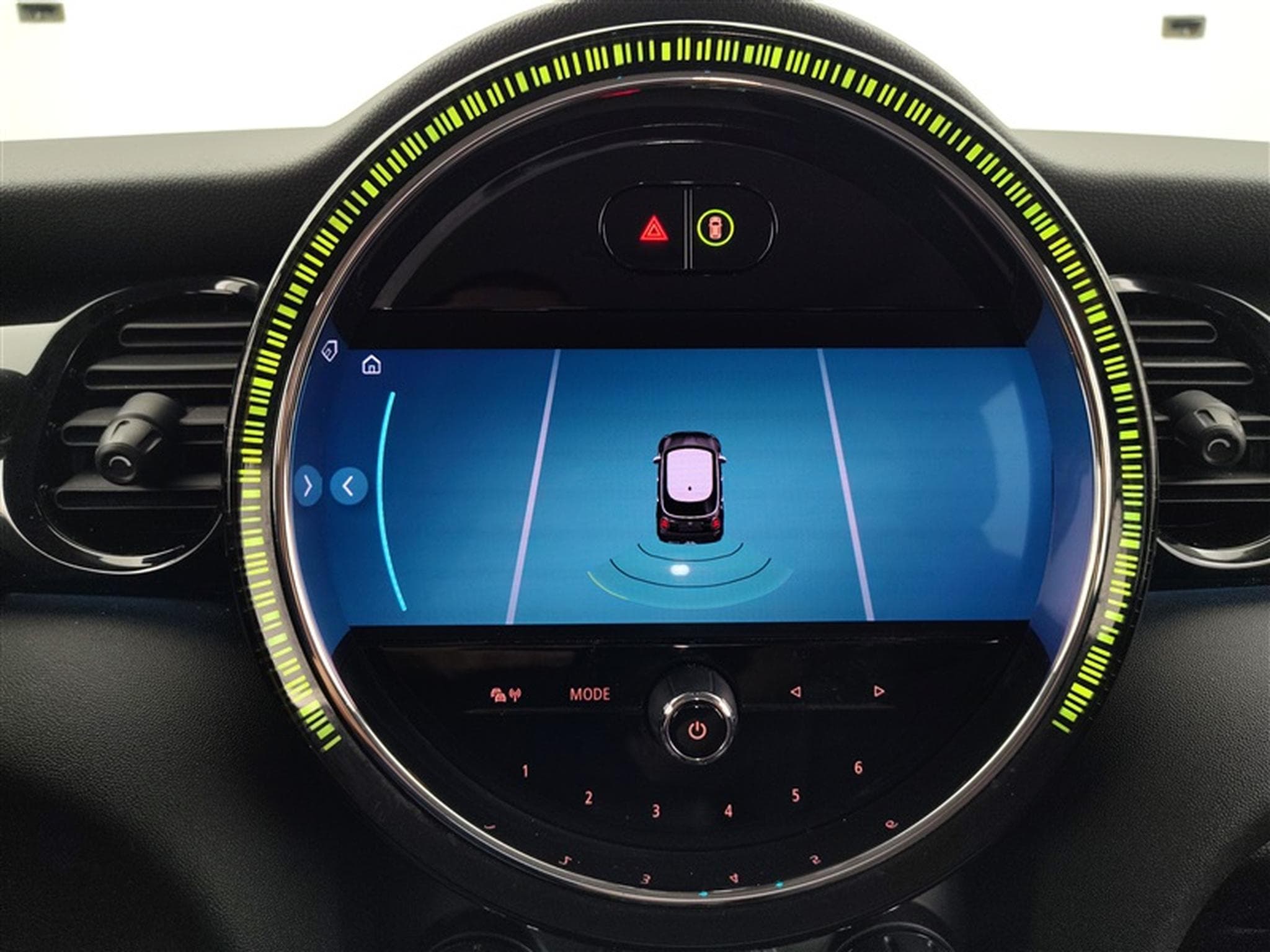 MINI Cooper 1.5A Camden DCT  Navi / Led / PDC (2023) - Photo 18