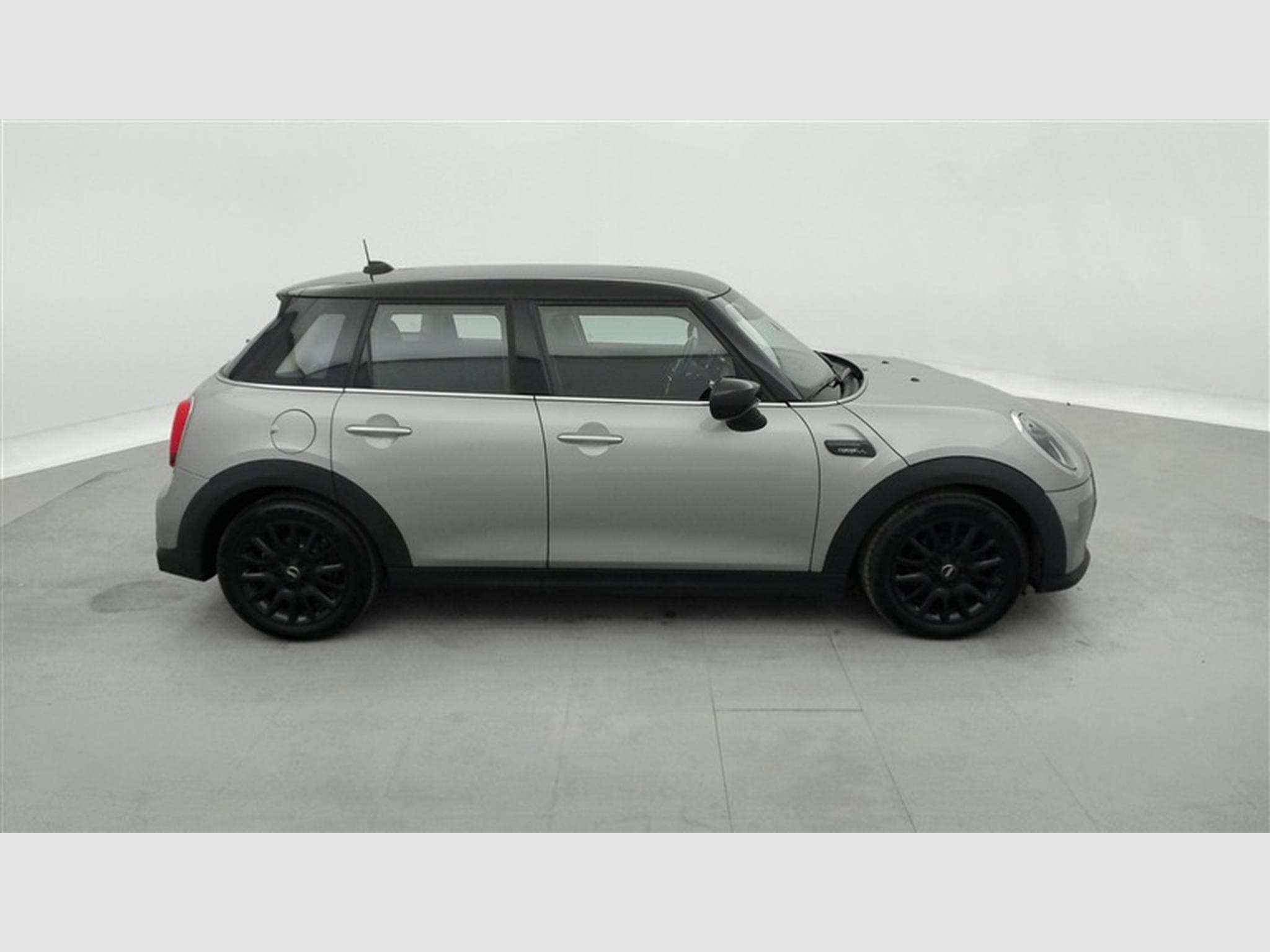 MINI Cooper 1.5A Camden DCT  Navi / Led / PDC (2023) - Photo 23