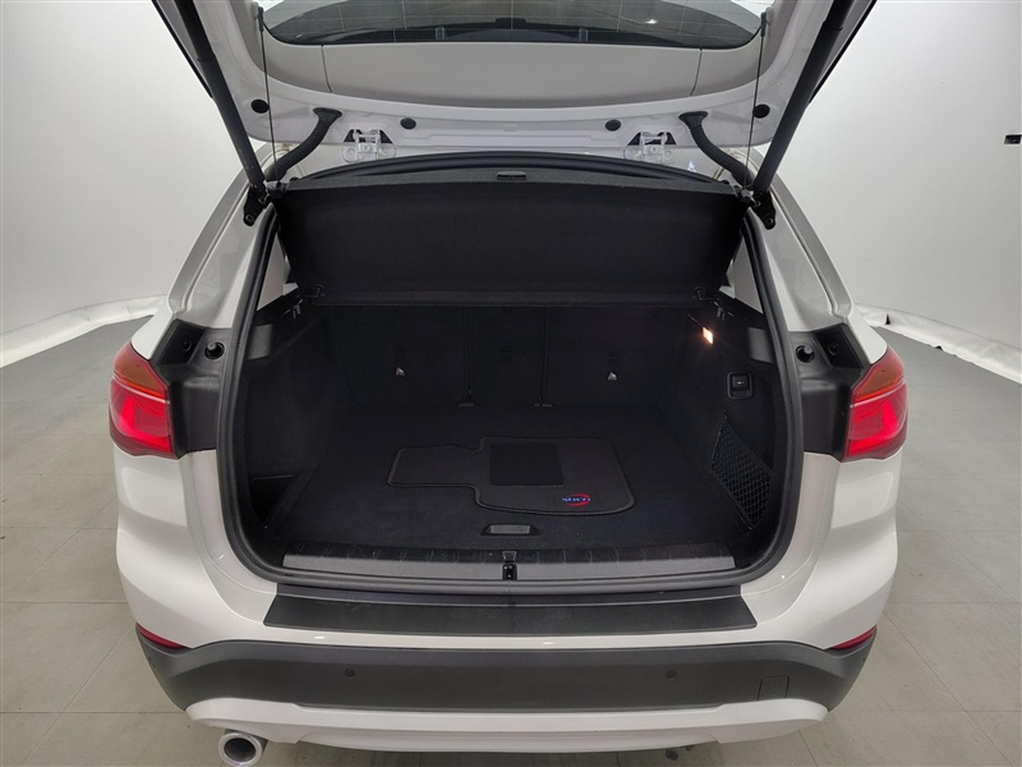 BMW X1 1.5i sDrive18 Business CUIR/NAVI/JA17/PDC AV AR/CAMERA (2022) - Photo 14