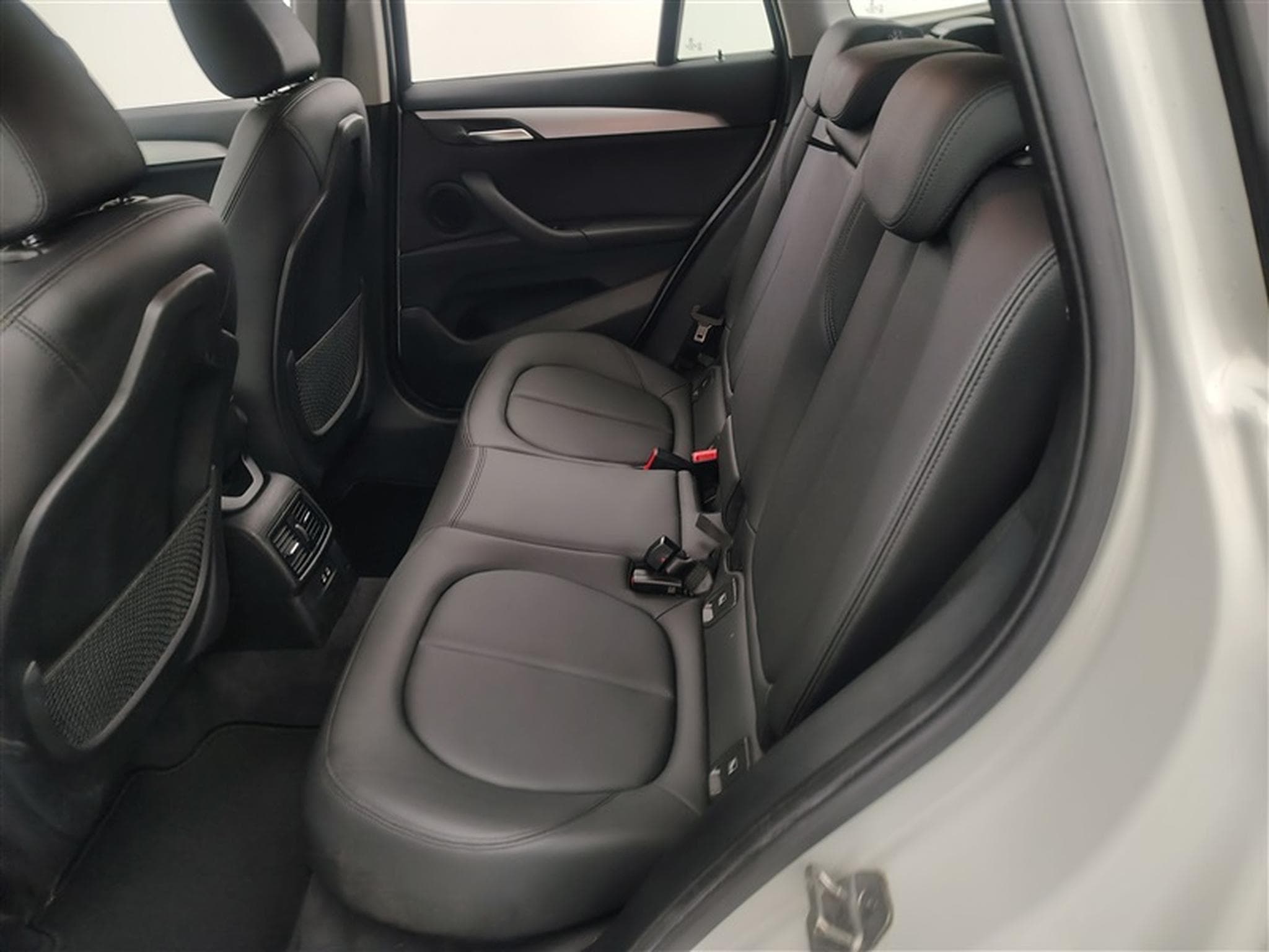 BMW X1 1.5i sDrive18 Business CUIR/NAVI/JA17/PDC AV AR/CAMERA (2022) - Photo 13