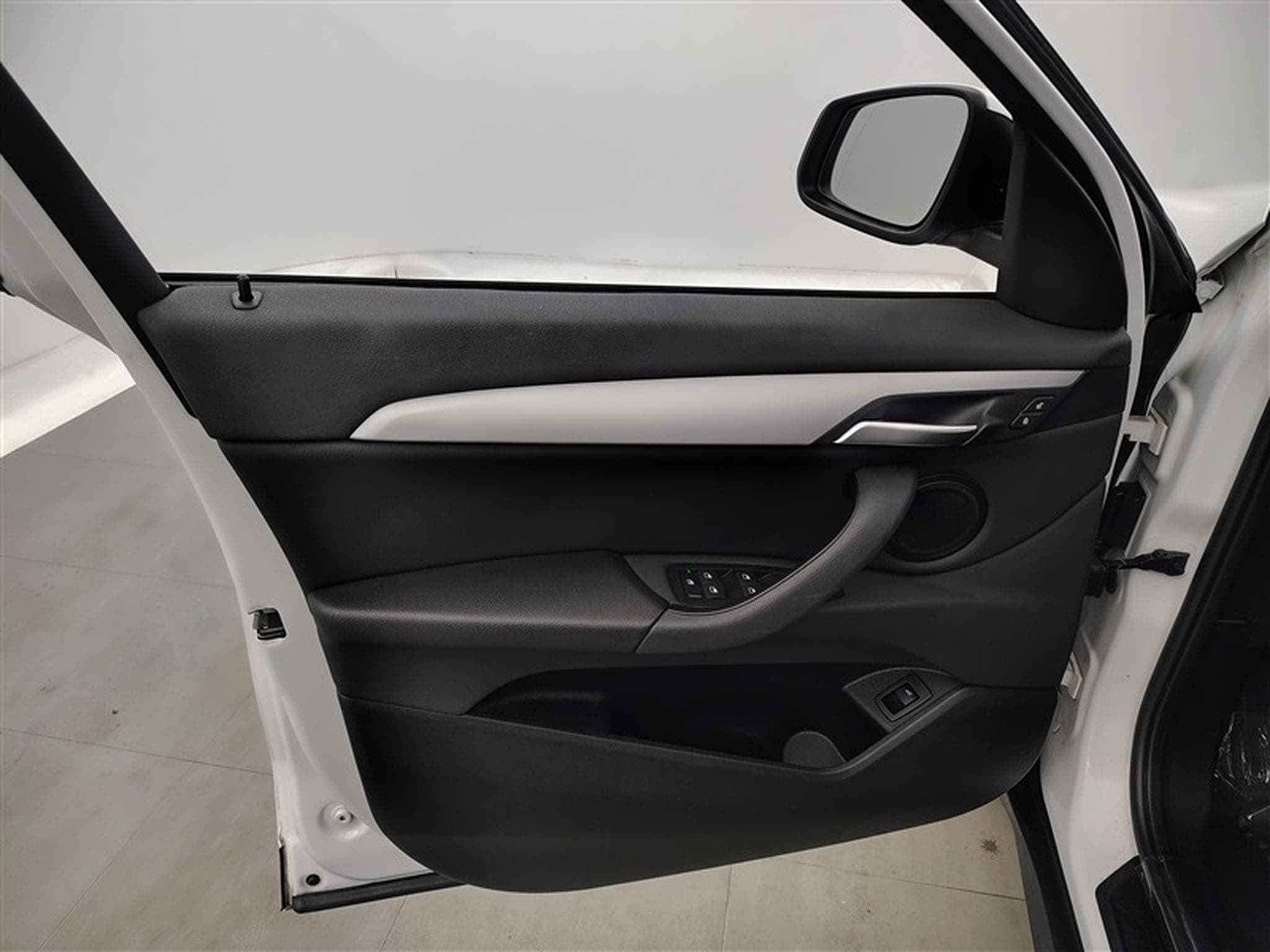 BMW X1 1.5i sDrive18 Business CUIR/NAVI/JA17/PDC AV AR/CAMERA (2022) - Photo 16