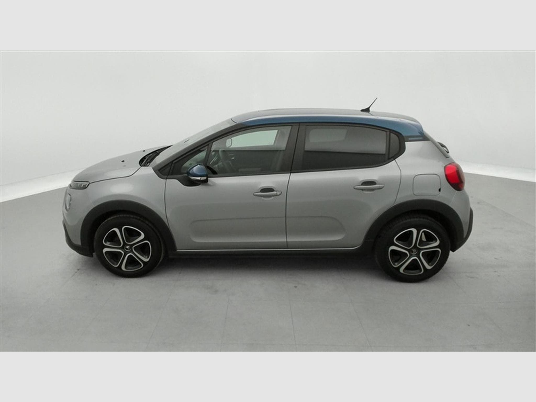 Citroen C3 1.2i PureTech Feel S&S    Navi / PDC (2022) - Photo 3