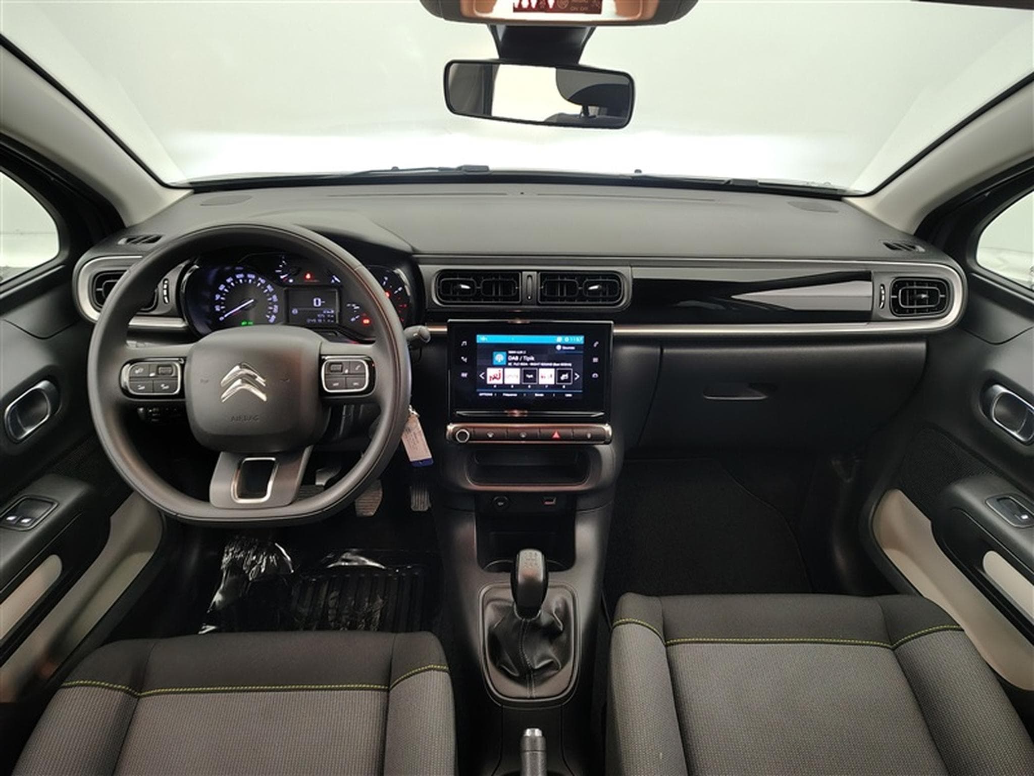 Citroen C3 1.2i PureTech Feel S&S    Navi / PDC (2022) - Photo 8