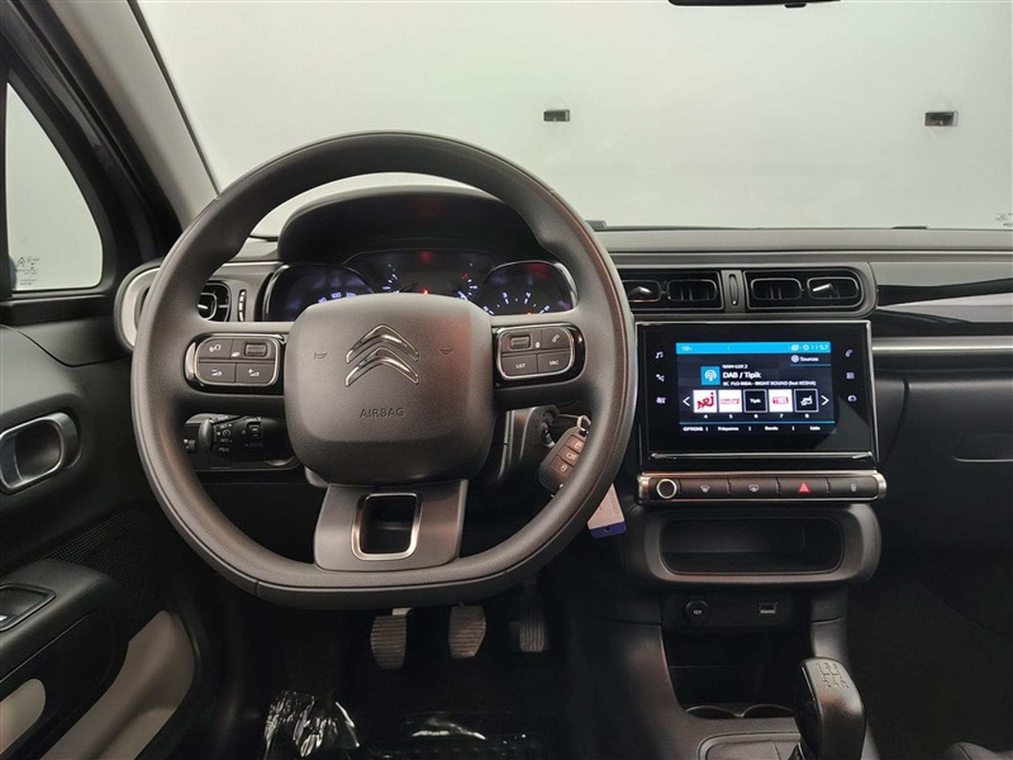 Citroen C3 1.2i PureTech Feel S&S    Navi / PDC (2022) - Photo 9