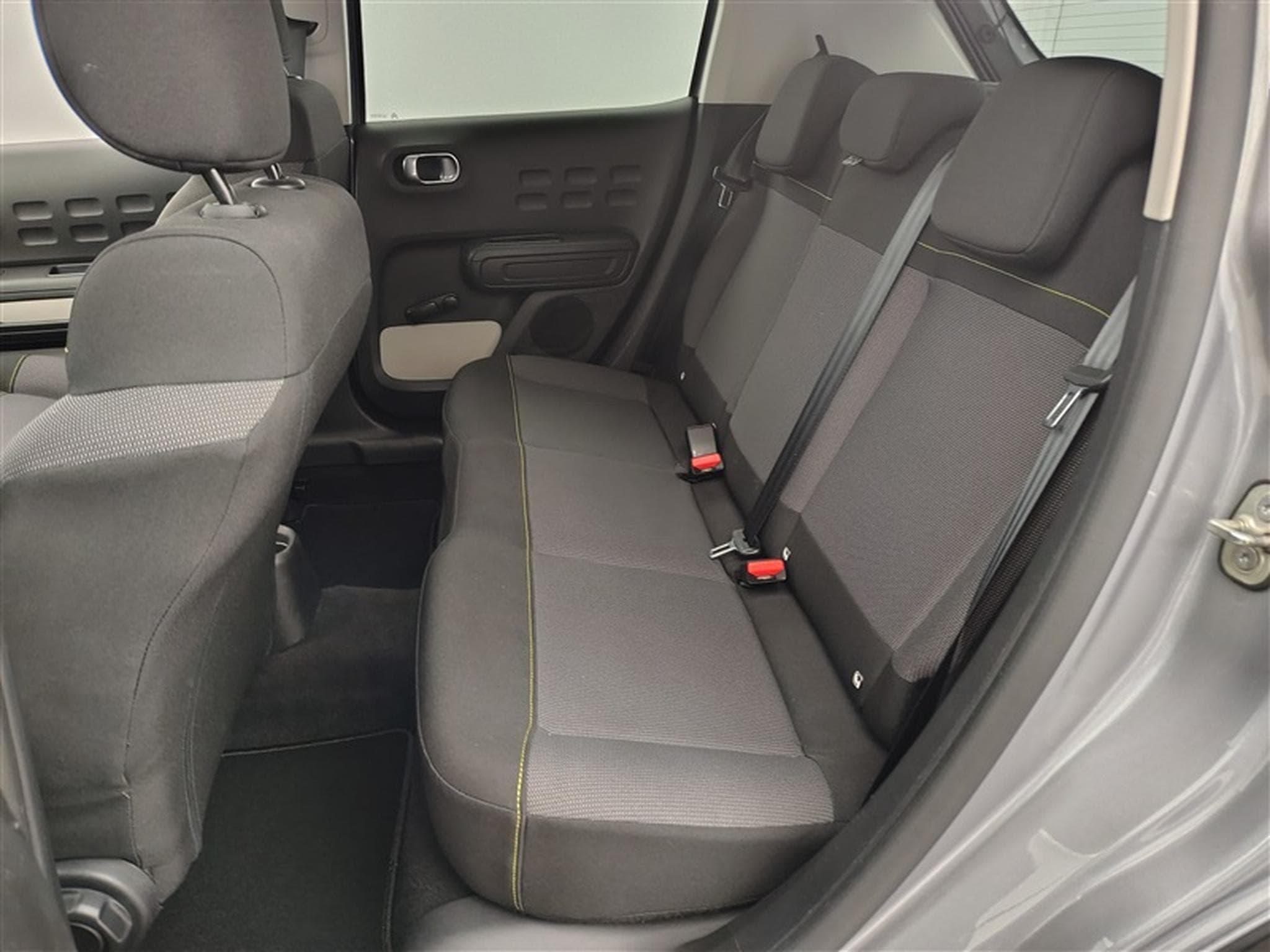Citroen C3 1.2i PureTech Feel S&S    Navi / PDC (2022) - Photo 13