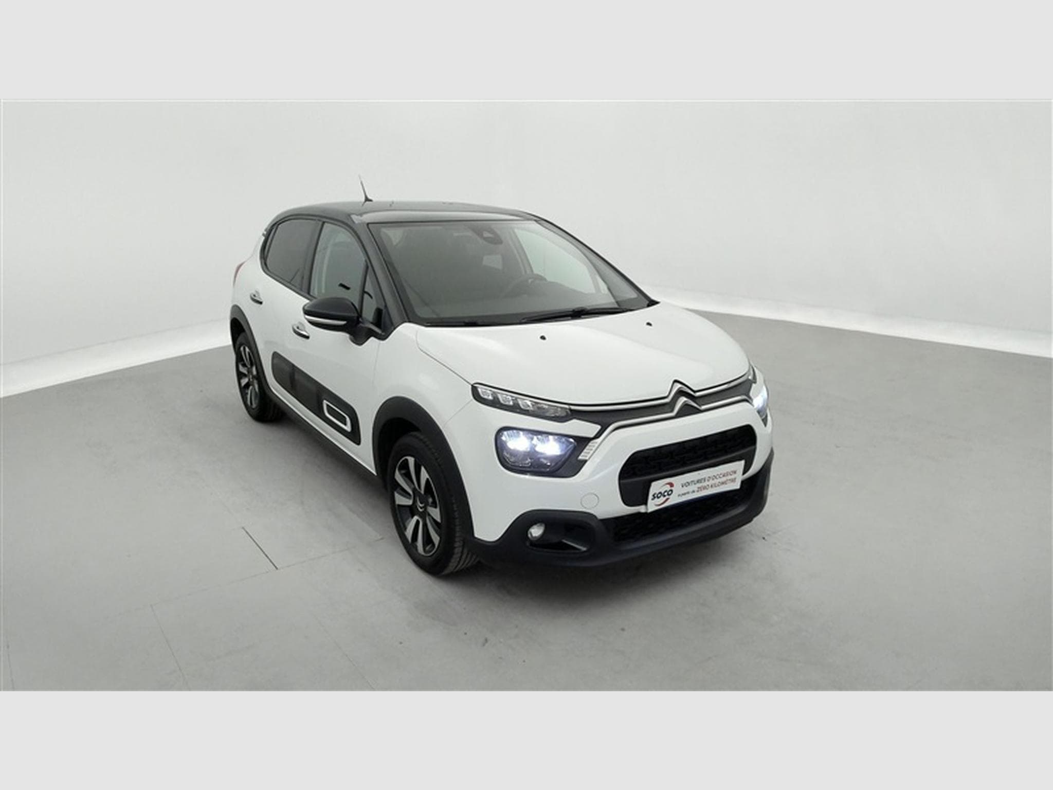 Citroen C3 1.2i PureTech Shine CARPLAY / FULL LED / JA 16" (2023) - Photo 21