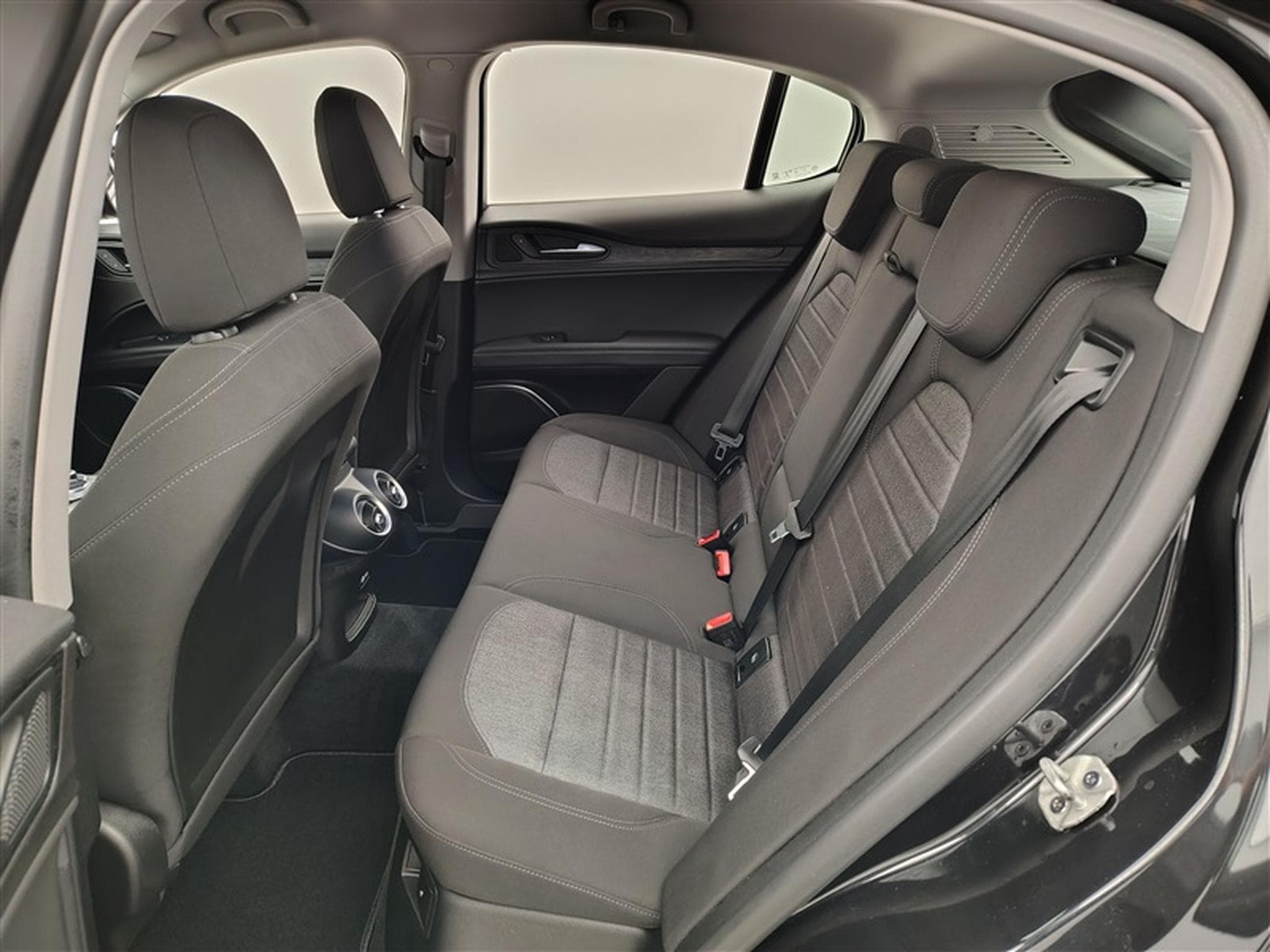 Alfa-Romeo Stelvio 2.2 MJD Sprint (2021) - Foto 13