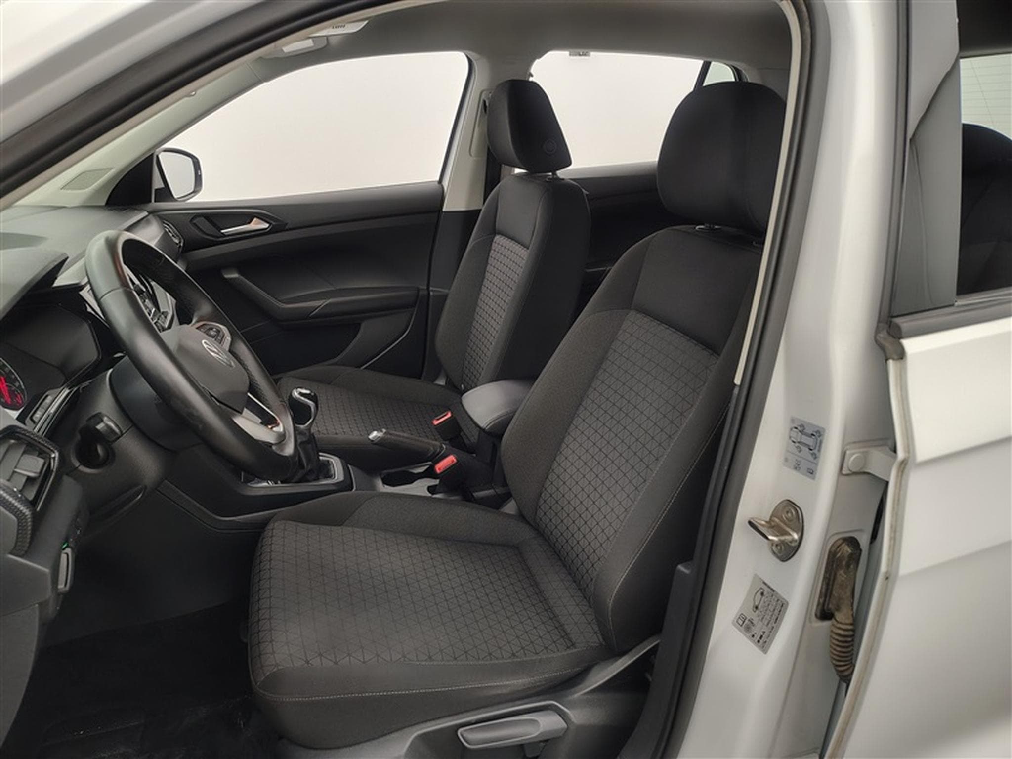 VW T-Cross 1.0 TSI Life (2023) - Photo 6