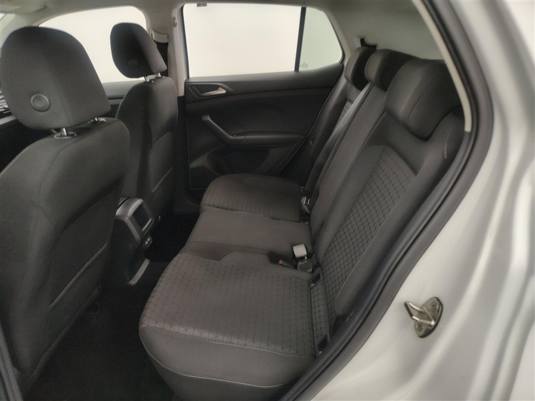 VW T-Cross 1.0 TSI Life (2023) - Photo 12