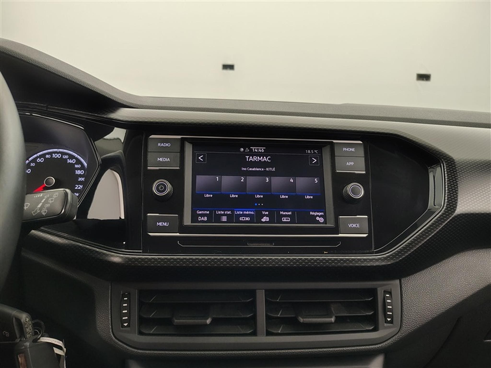 VW T-Cross 1.0 TSI Life (2023) - Photo 10