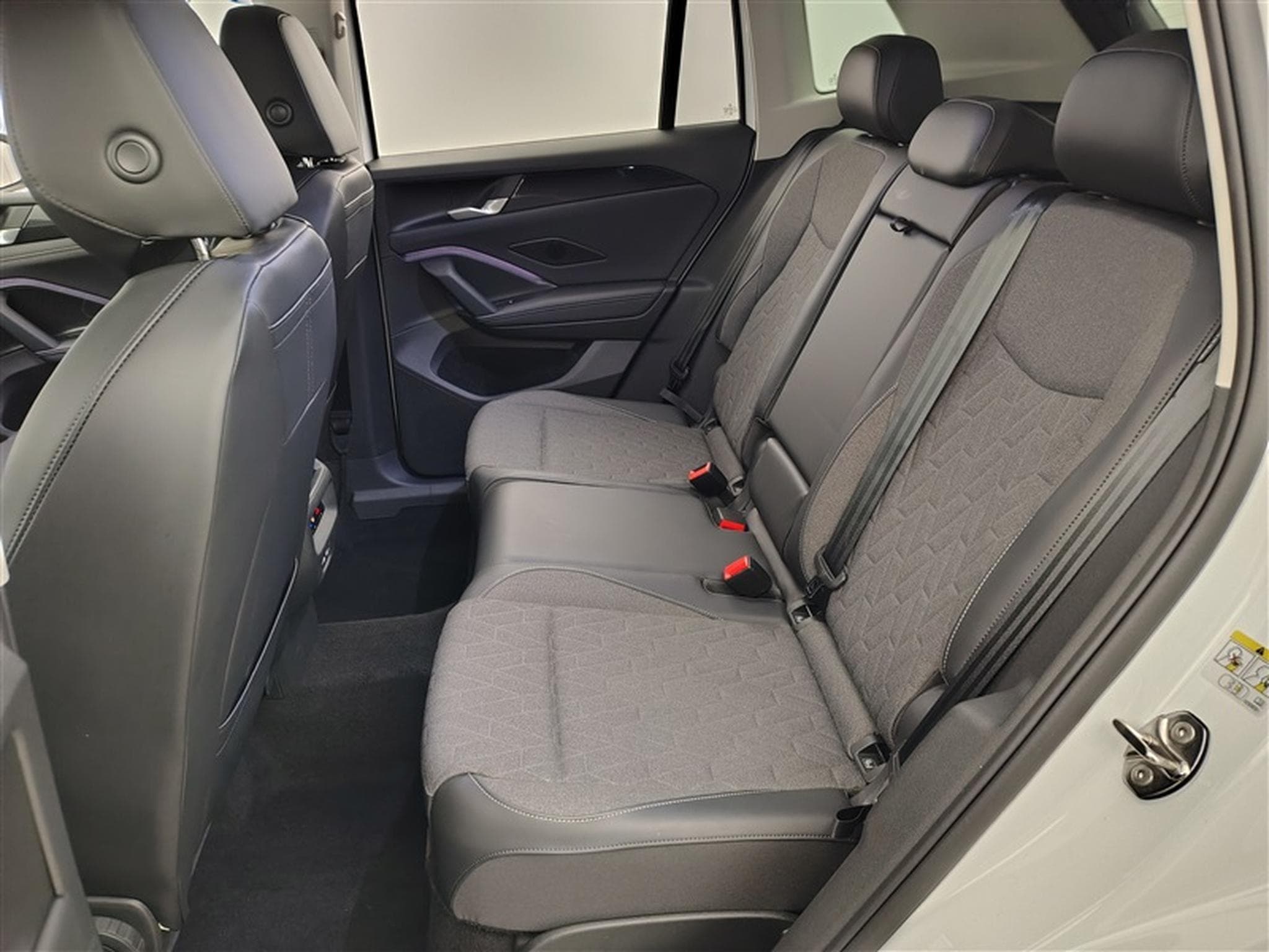 VW Tiguan 1.5 eTSI 130cv DSG Life NAVI / FULL LED / CAMERA / JA 17" (2025) - Photo 13