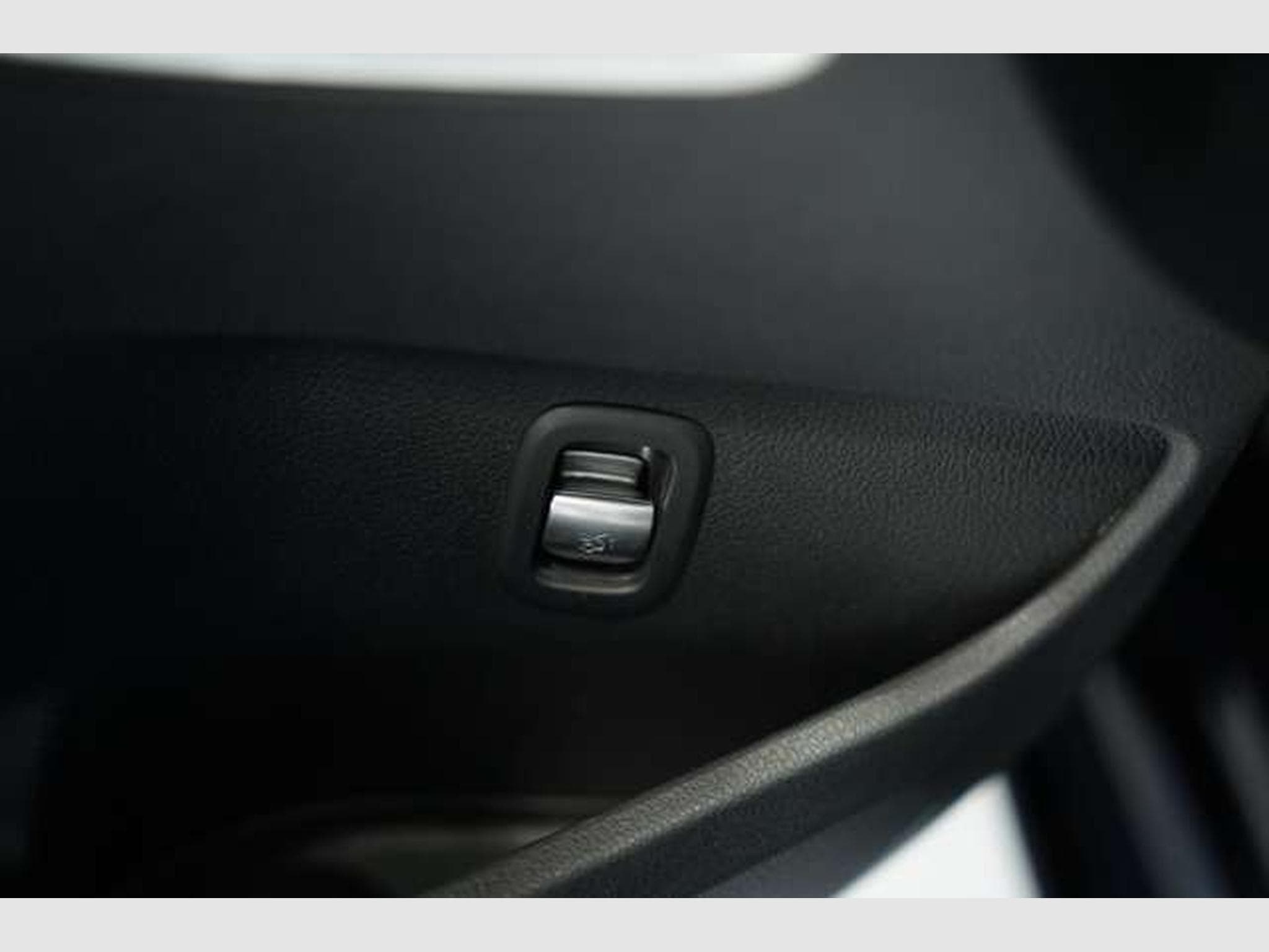 Mercedes C 300 d Limousine Avantgarde *2.H *Night *MwSt. (2021) - Photo 24