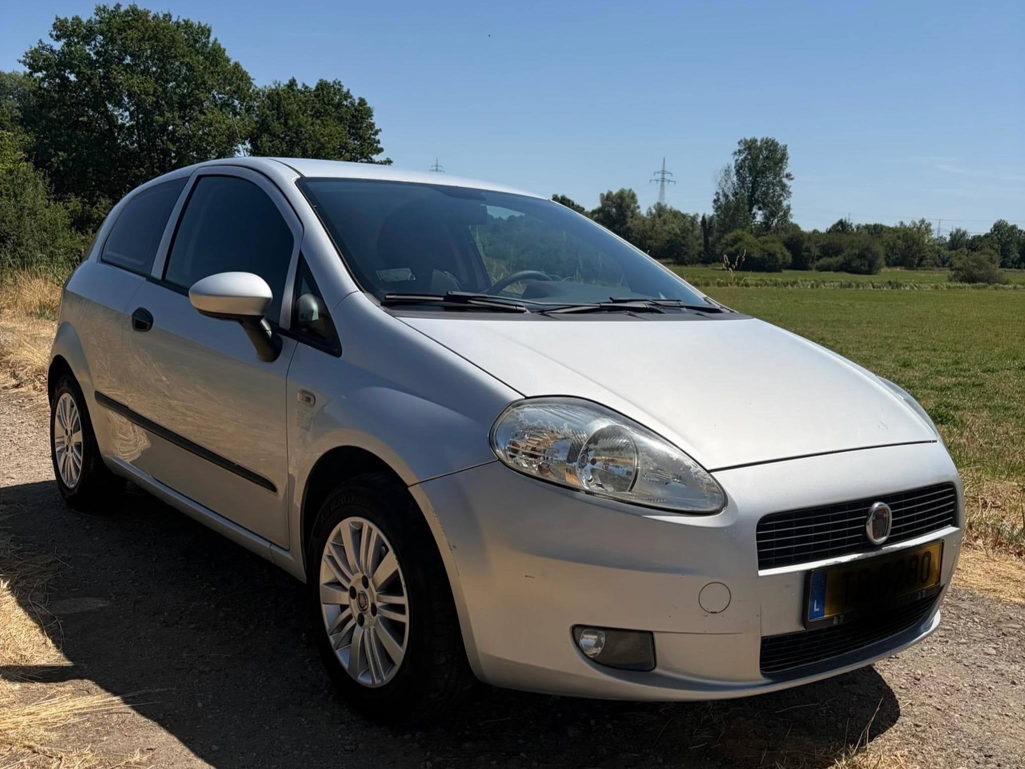 Fiat Grande Punto Grande punto van 2 place (2010) - Photo 2