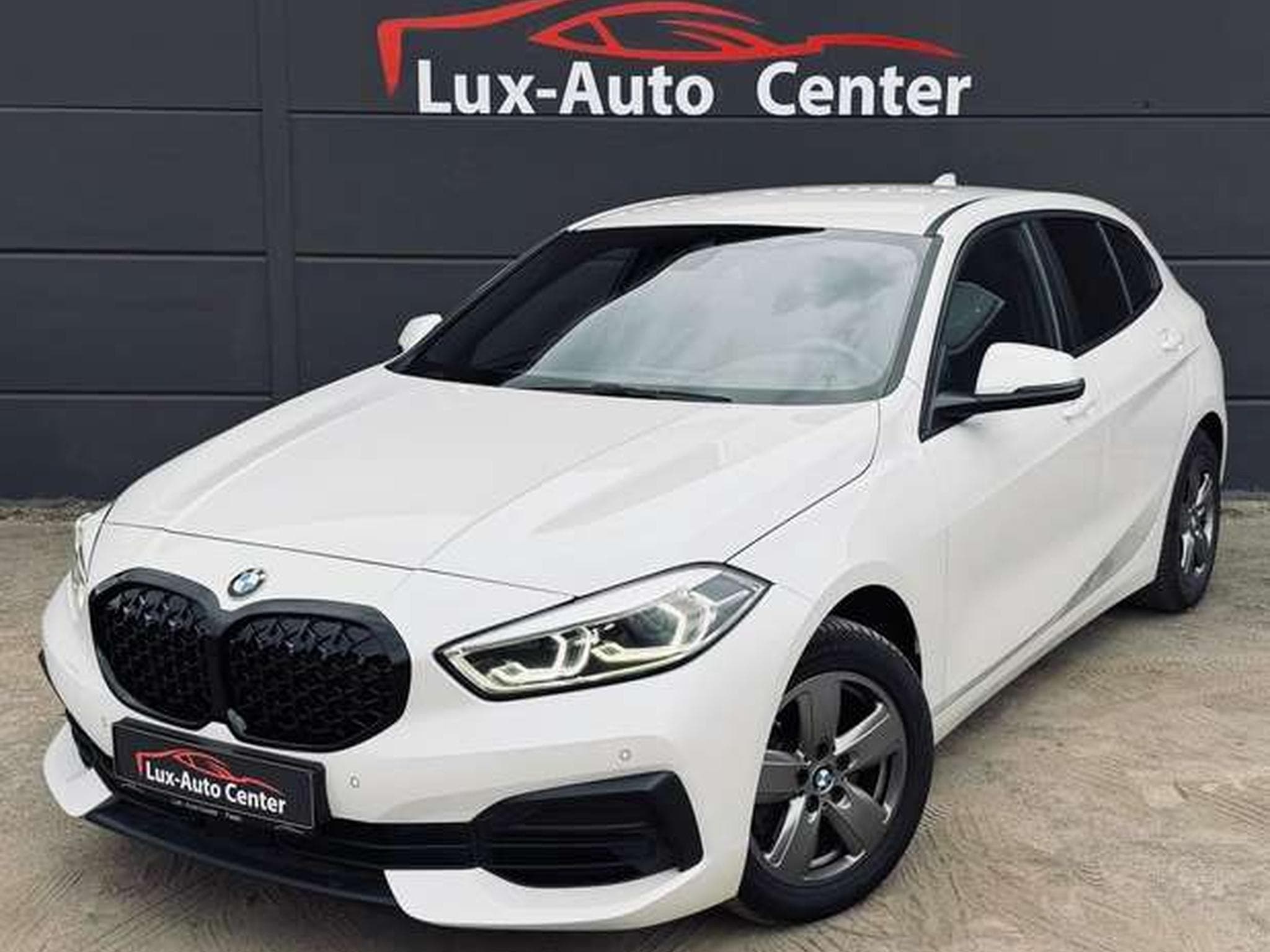 BMW 118 118i Automatique // Révisée Et Garantie 12 Mois✅✅✅ (2021) - Foto 2