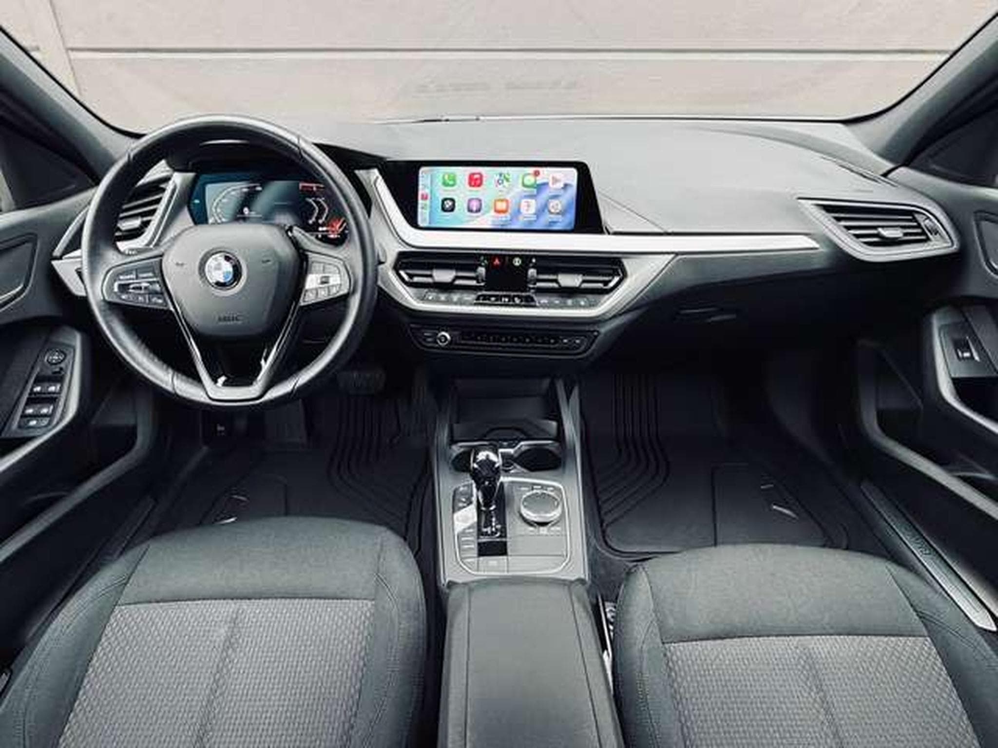 BMW 118 118i Automatique // Révisée Et Garantie 12 Mois✅✅✅ (2021) - Foto 9