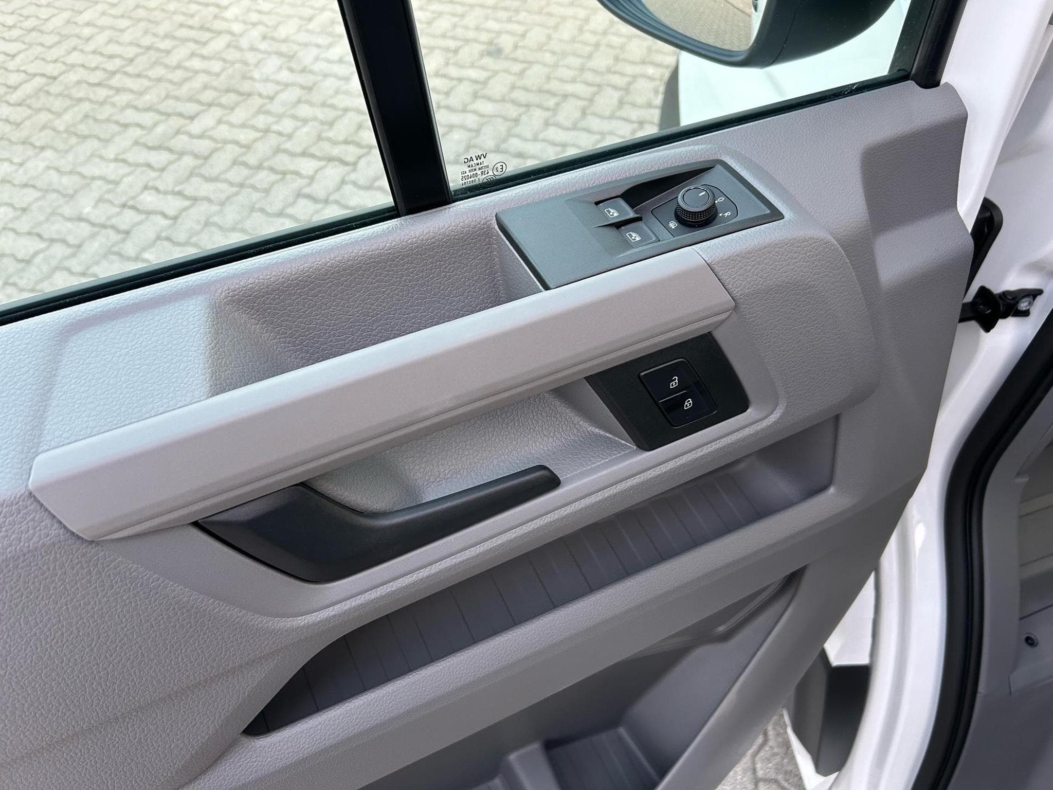 VW Crafter 35 2.0 TDI (2026) - Photo 3