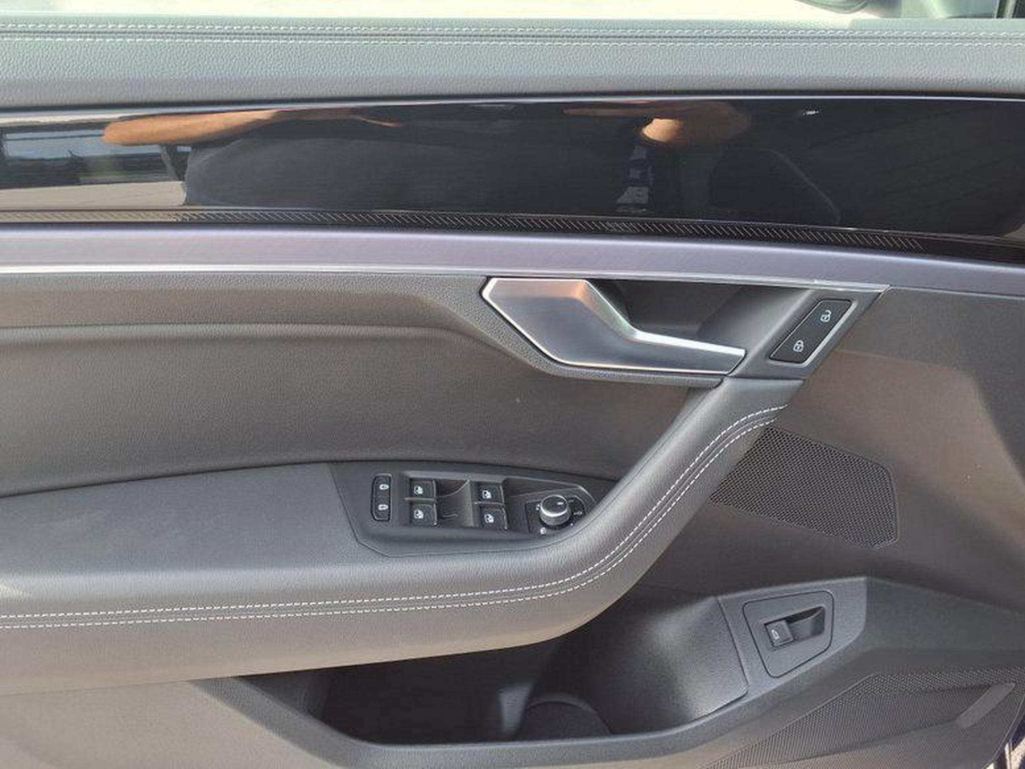 VW Touareg R-Line FINAL EDITION 3.0 V6 TDI (2026) - Photo 5