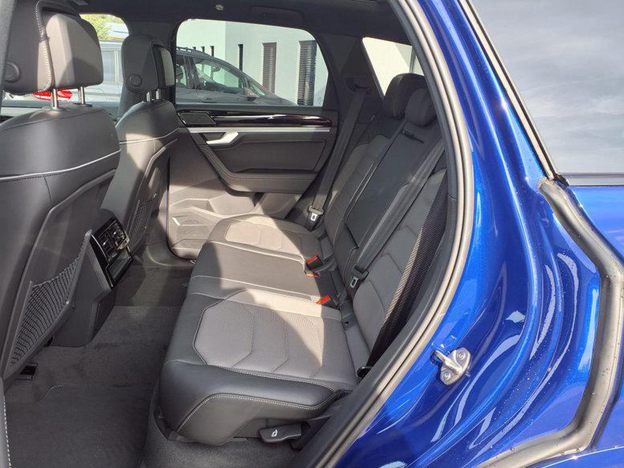 VW Touareg R-Line FINAL EDITION 3.0 V6 TDI (2026) - Photo 8