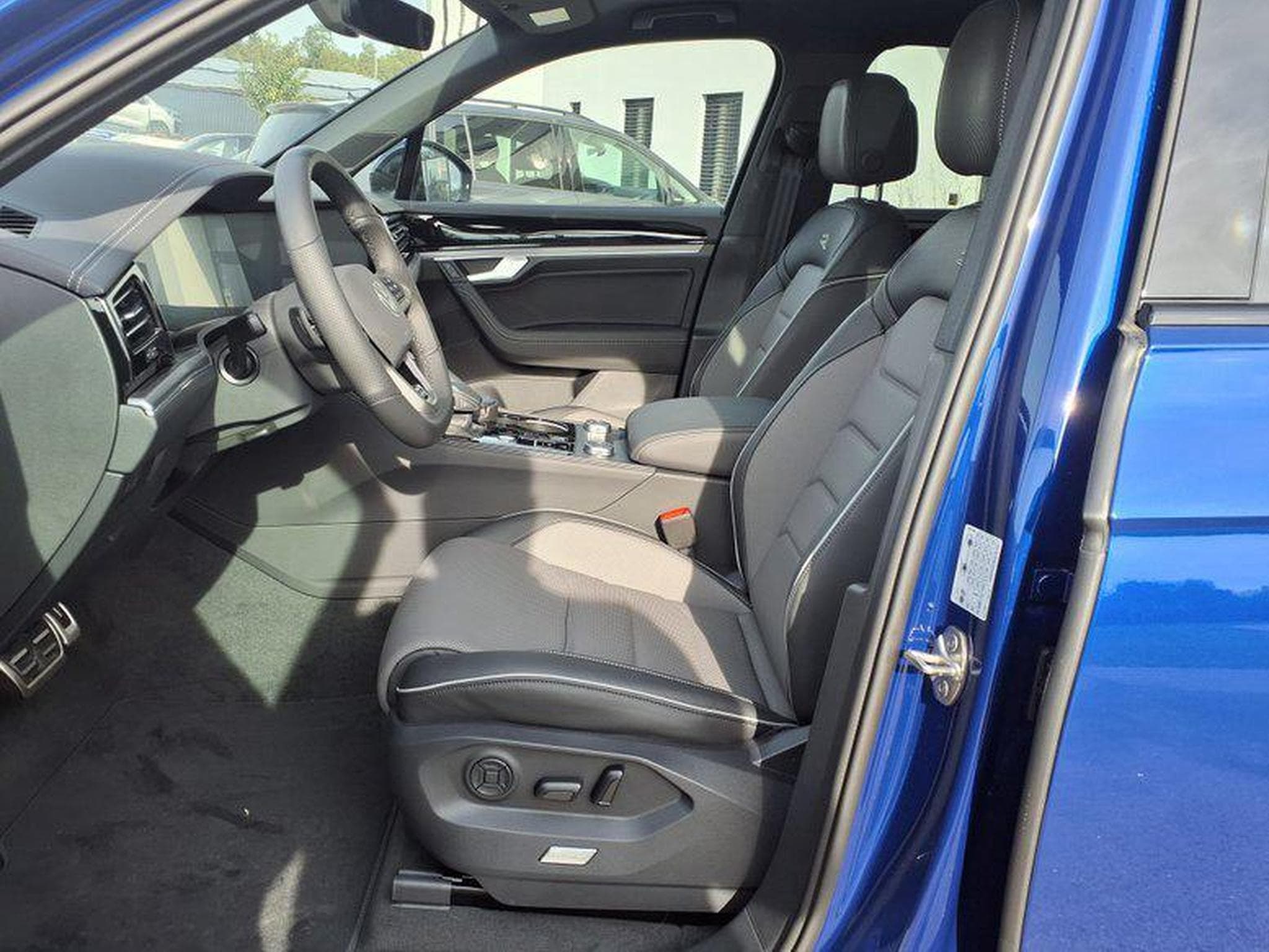 VW Touareg R-Line FINAL EDITION 3.0 V6 TDI (2026) - Photo 7