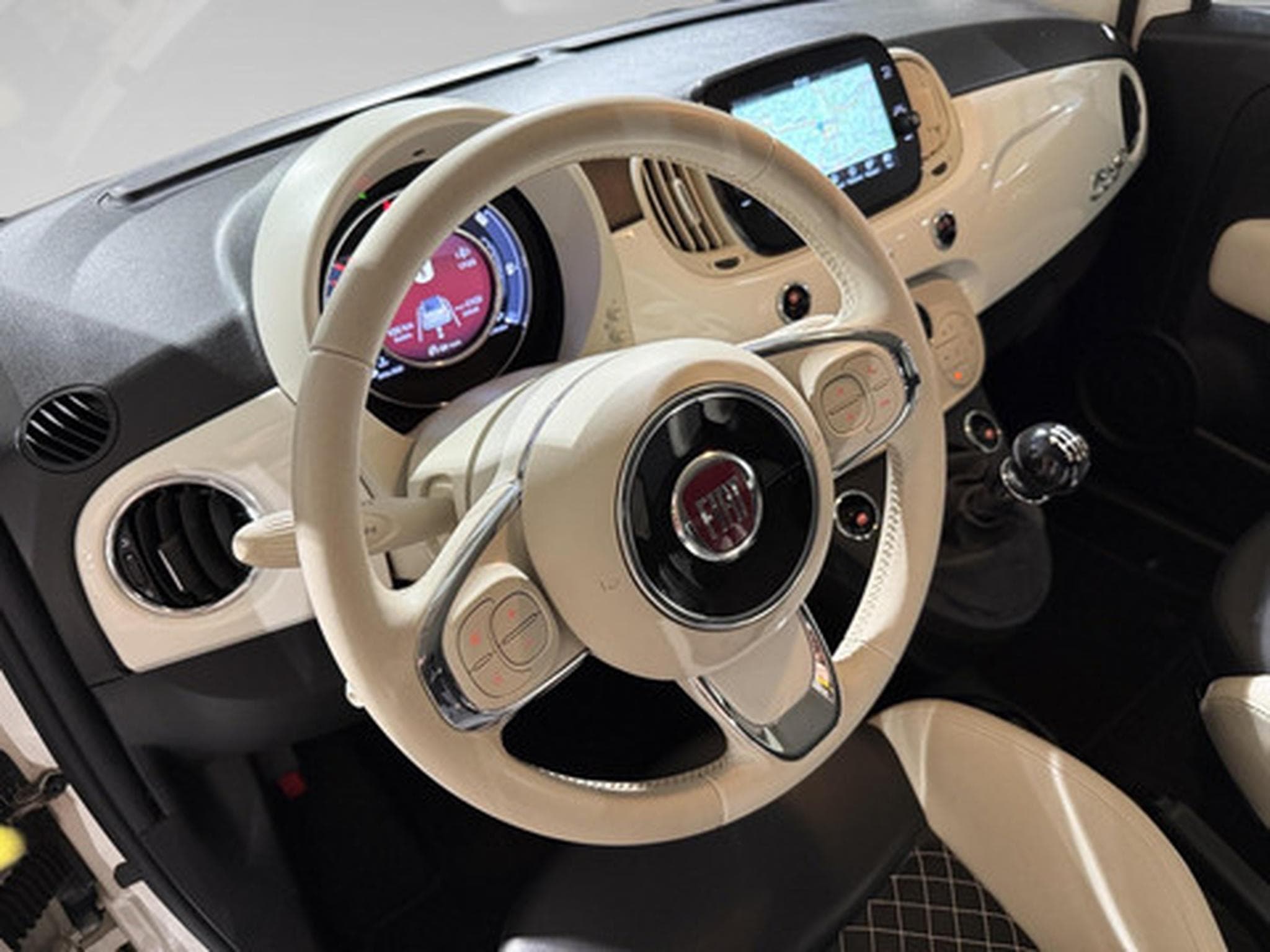 Fiat 500 500C 1.0 Hybrid 70 Dolcevita (2021) - Foto 8