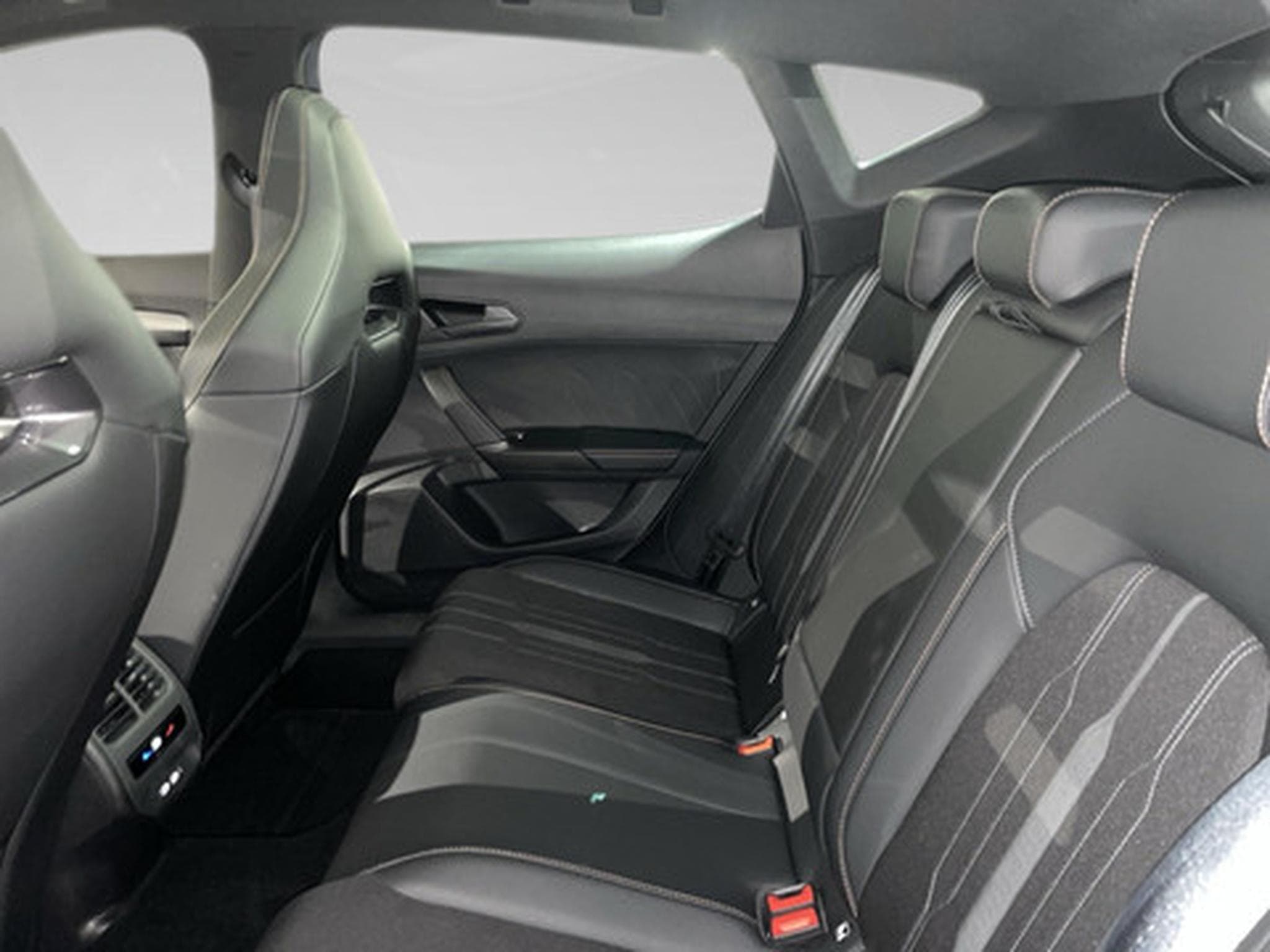 Cupra Formentor 2.0 TSI 4Drive 228kW DSG VZ (2022) - Foto 11