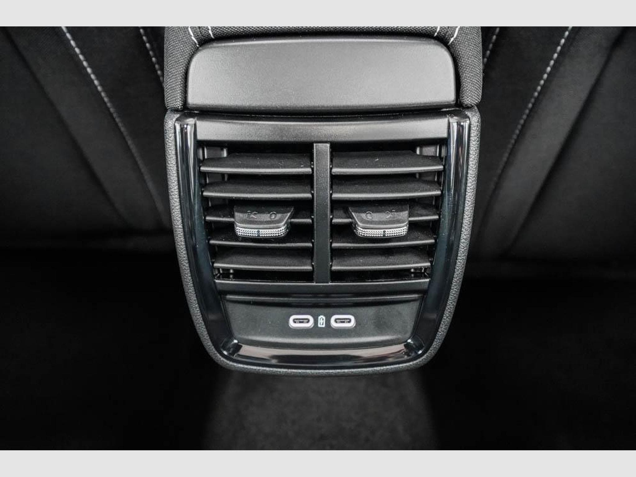 Skoda Kamiq 1,0 TSI Monte (2025) - Photo 16