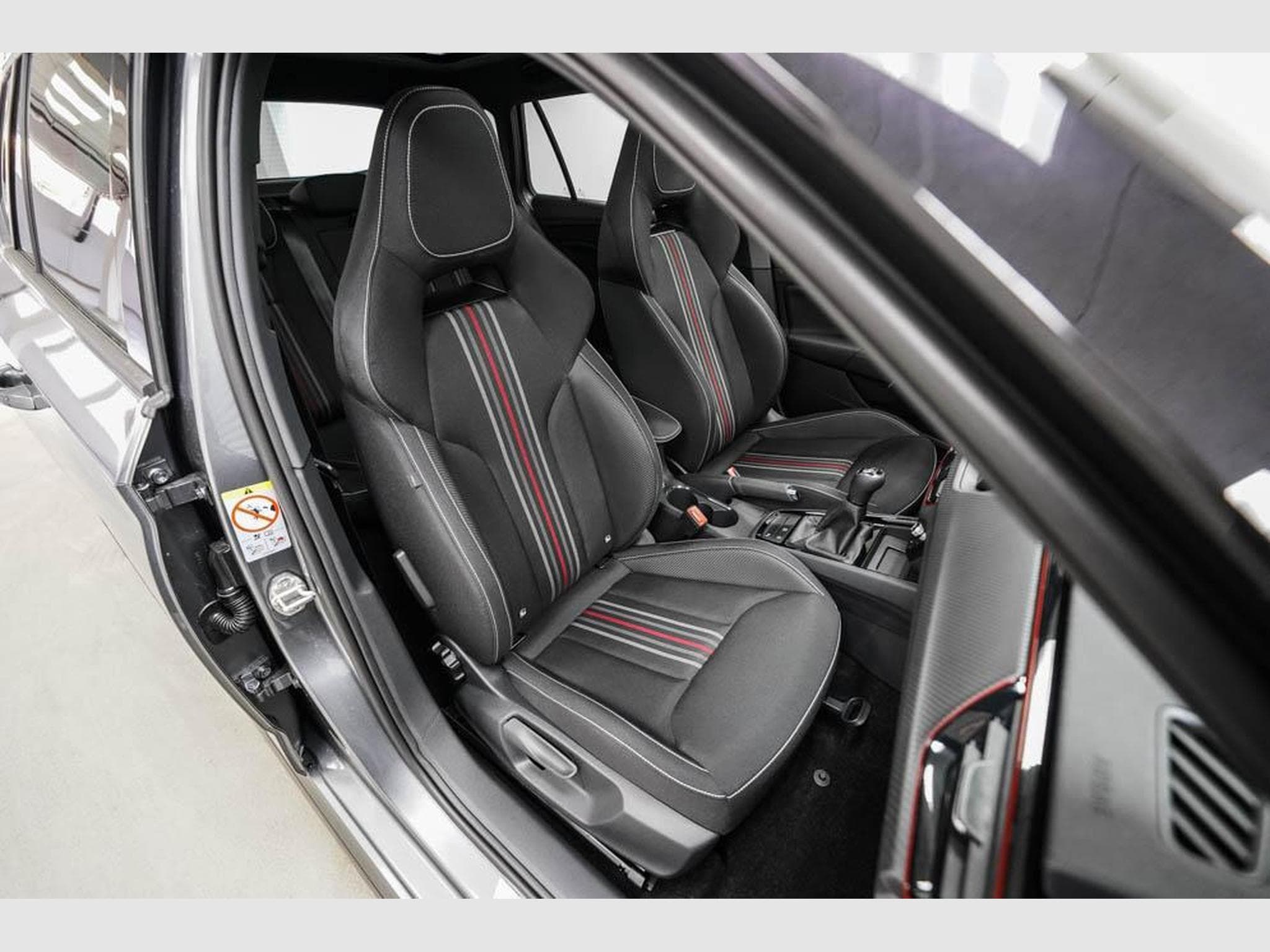 Skoda Kamiq 1,0 TSI Monte (2025) - Photo 19