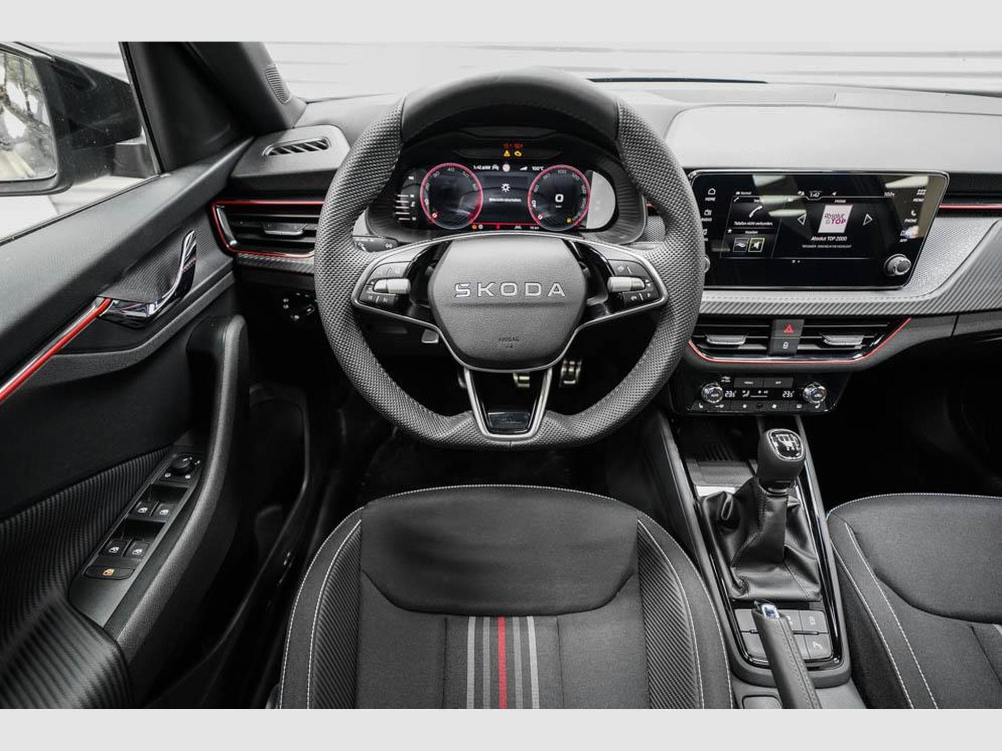 Skoda Kamiq 1,0 TSI Monte (2025) - Photo 8