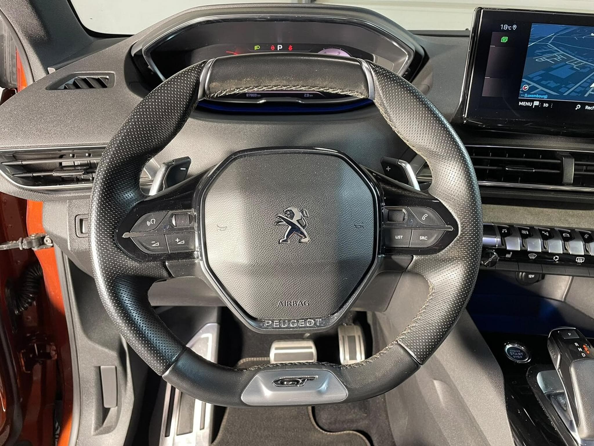 Peugeot 5008 1.5 BLUEHDI 130 EAT8 GT I-COCKPIT GPS 7PL (2021) - Photo 12