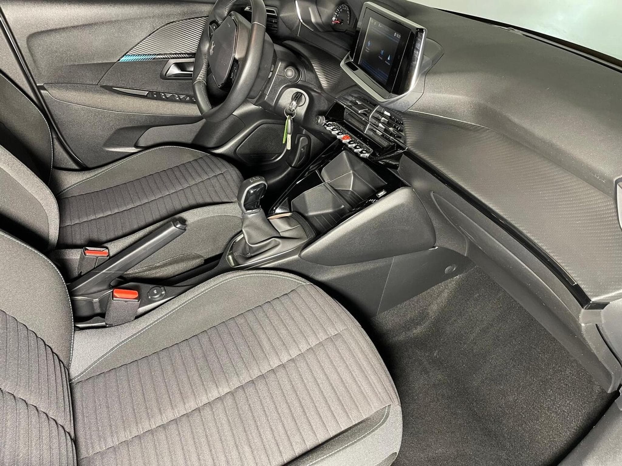 Peugeot 208 1.2 ESSENCE 75 CV ALLURE STYLE CARPLAY 5P (2023) - Photo 10