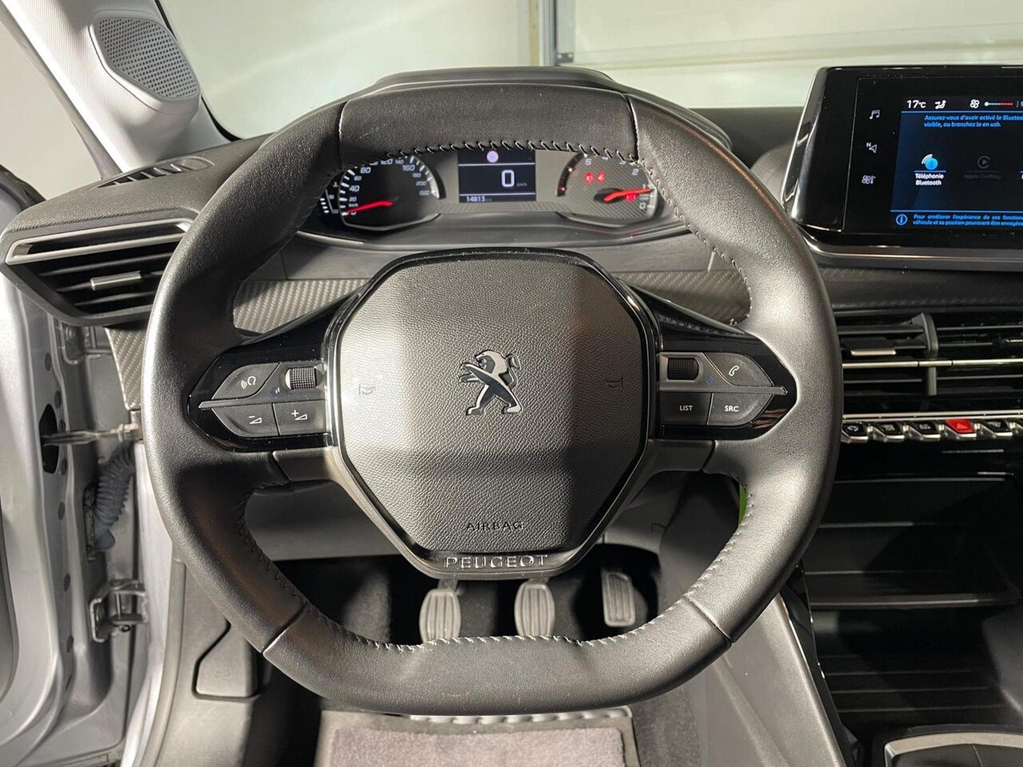 Peugeot 208 1.2 ESSENCE 75 CV ALLURE STYLE CARPLAY 5P (2023) - Photo 8
