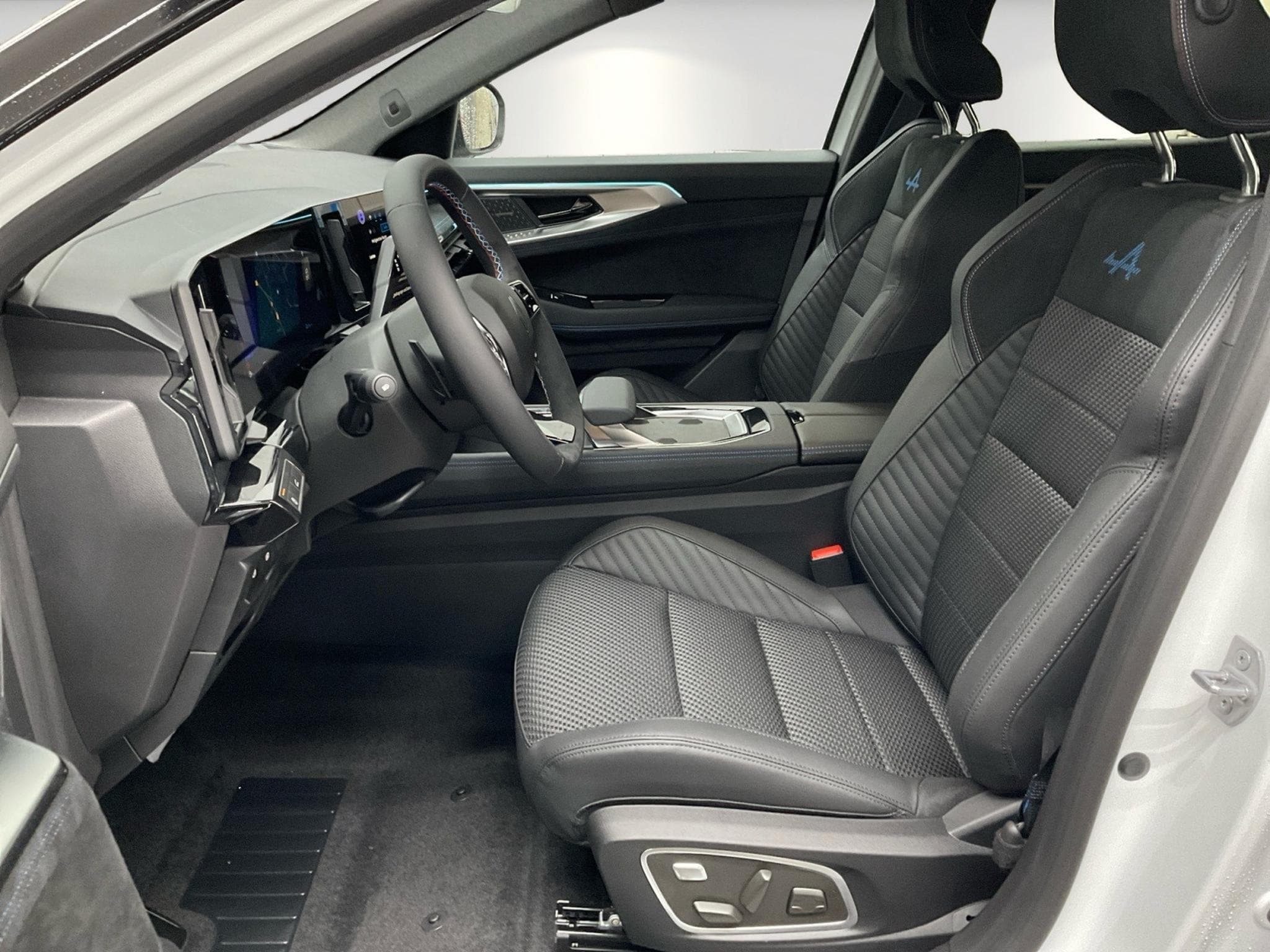 Renault Austral Esprit Alpine Full Hybrid E-Tech 200 ABS (2025) - Photo 8
