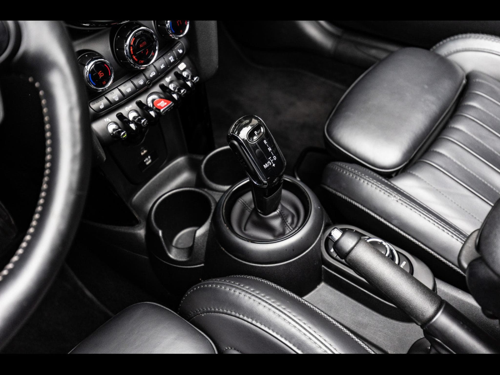Mini Cooper John Cooper Works Cabriolet AUTO (2022) - Foto 23