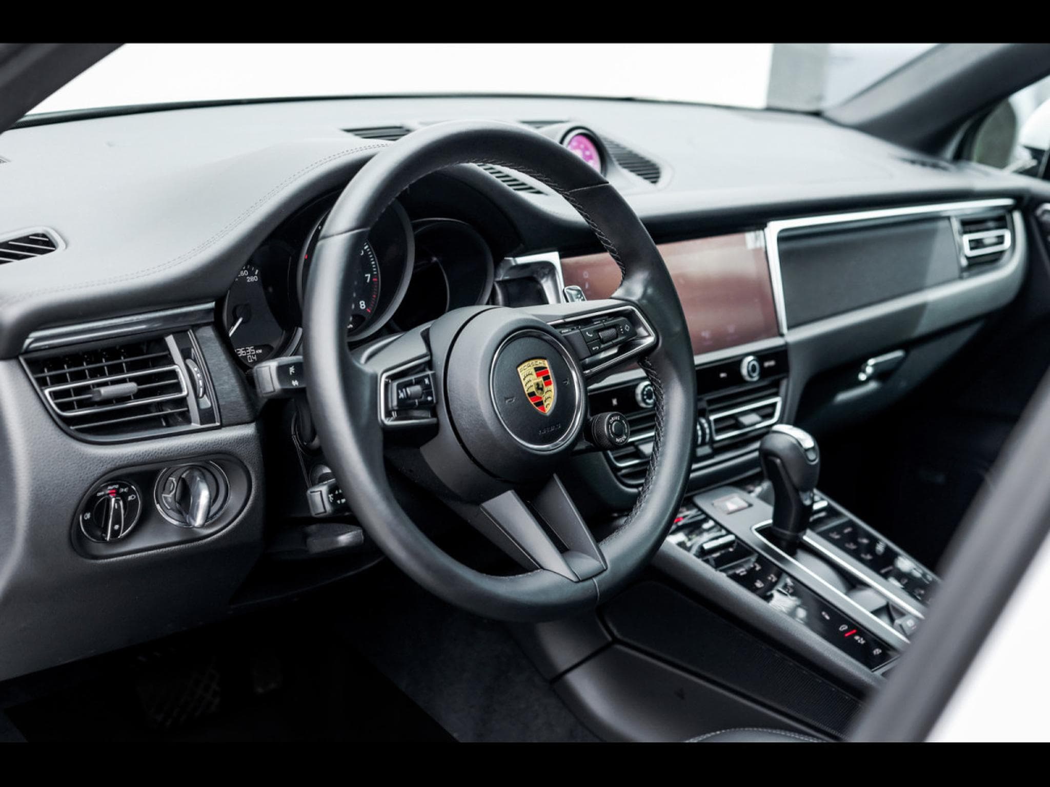 Porsche Macan III GTS PDK - CARRARA WHITE METALLIC (2023) - Photo 2