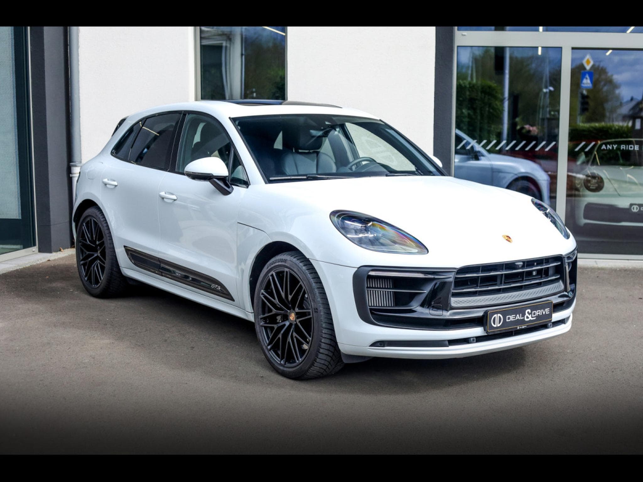 Porsche Macan III GTS PDK - CARRARA WHITE METALLIC (2023) - Photo 4