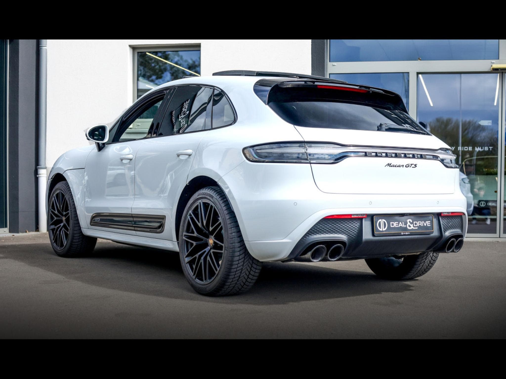 Porsche Macan III GTS PDK - CARRARA WHITE METALLIC (2023) - Photo 7