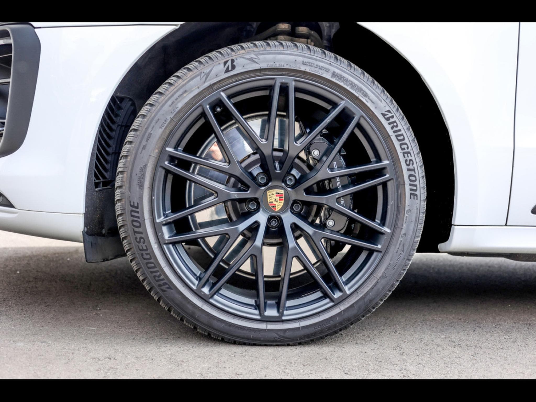 Porsche Macan III GTS PDK - CARRARA WHITE METALLIC (2023) - Photo 10