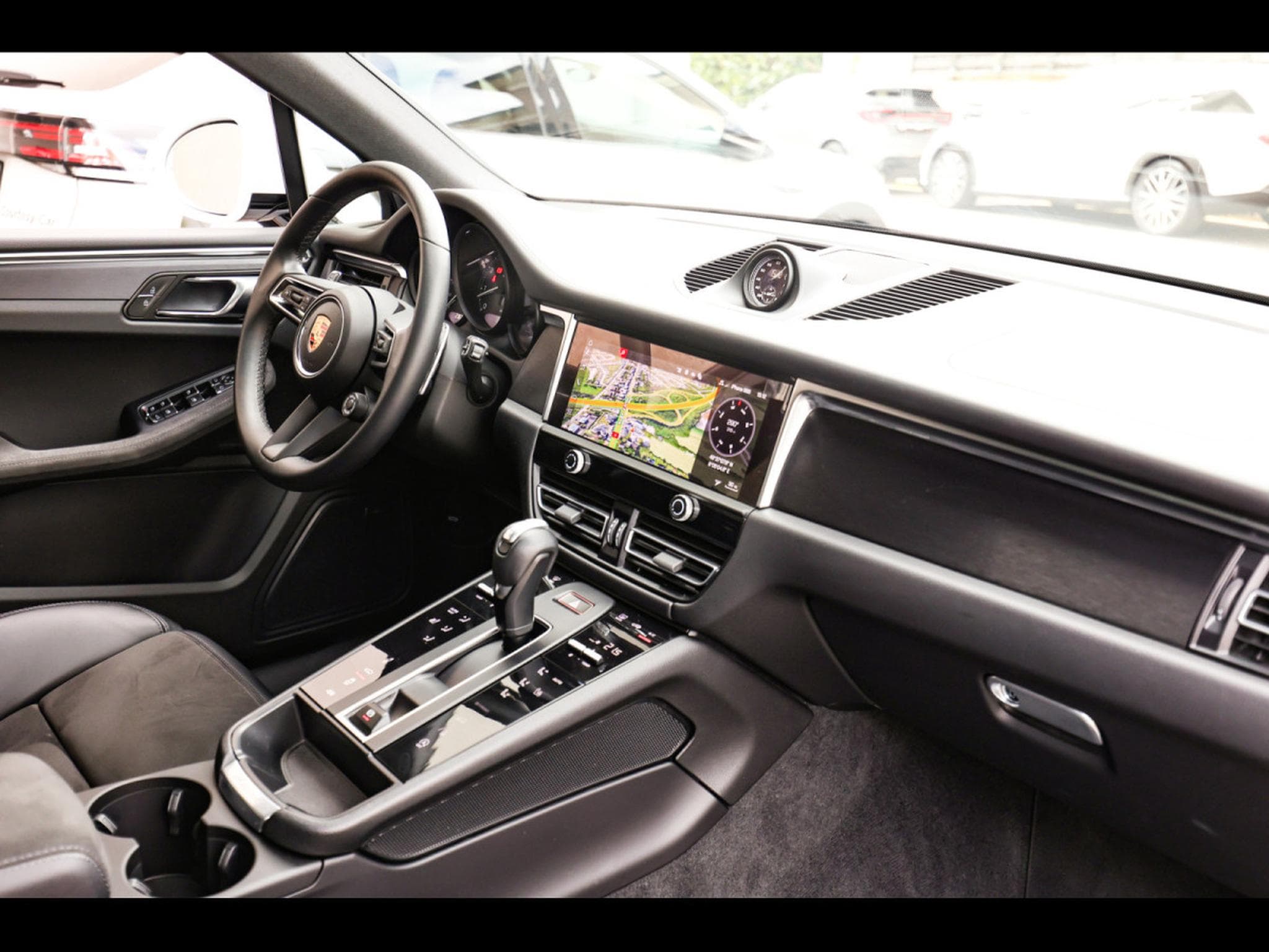 Porsche Macan III GTS PDK - CARRARA WHITE METALLIC (2023) - Photo 22