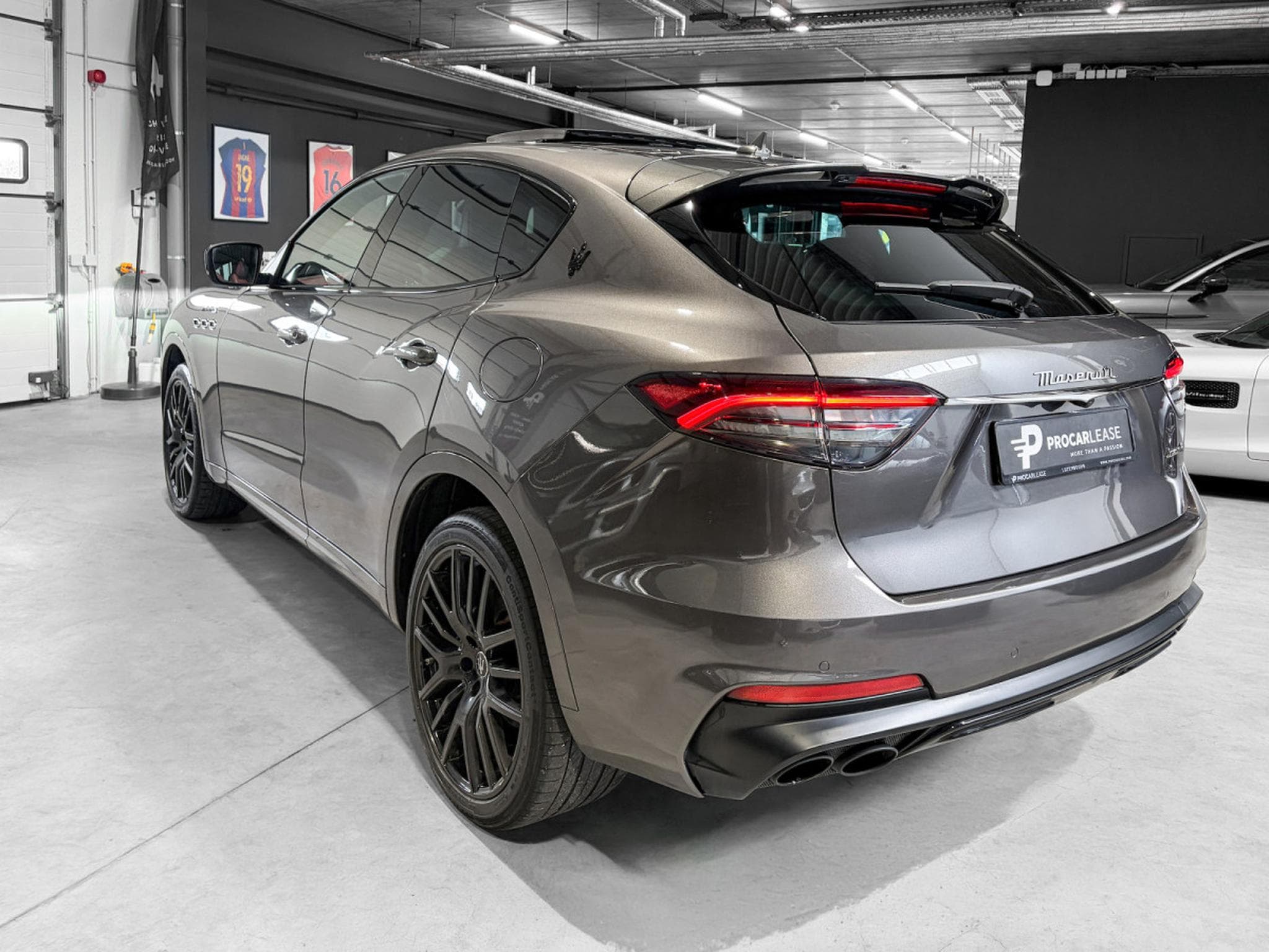 Maserati Levante Levante Modena S 3.0 V6 /PANO/ACC/360°/LUFT/Carbone /21/ (2022) - Foto 9