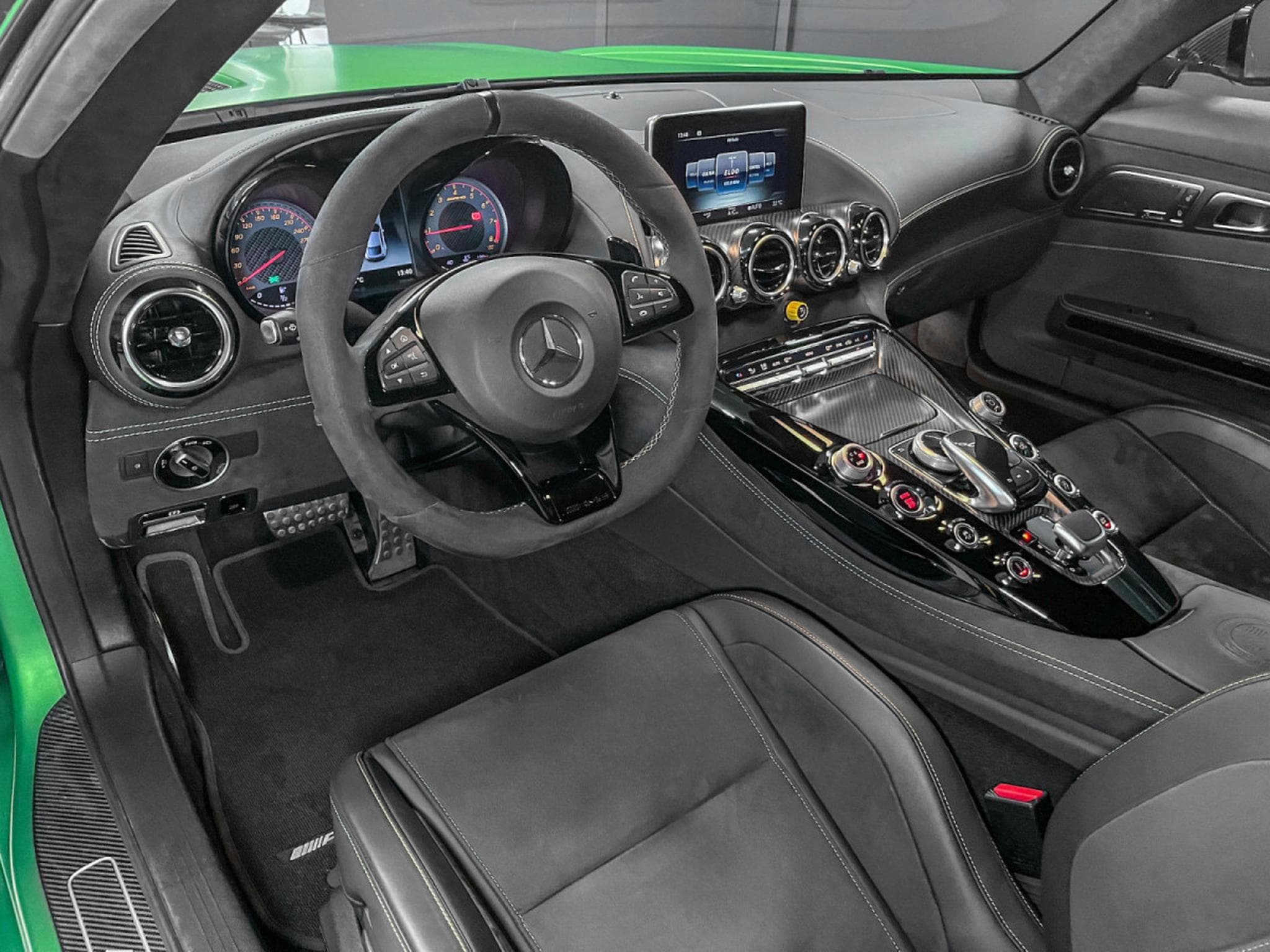 Mercedes GT R PERFECT CONDITION /NO FAP 1 HAND / KERAMIK/ BURMESTER/SERV (2017) - Foto 2