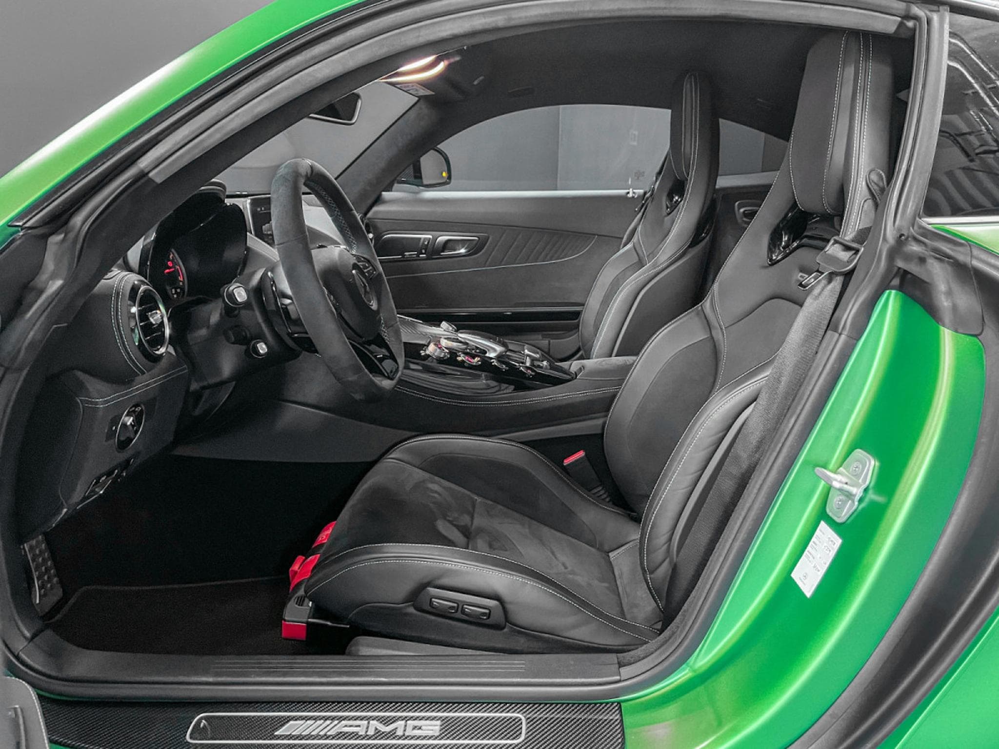 Mercedes GT R PERFECT CONDITION /NO FAP 1 HAND / KERAMIK/ BURMESTER/SERV (2017) - Foto 4