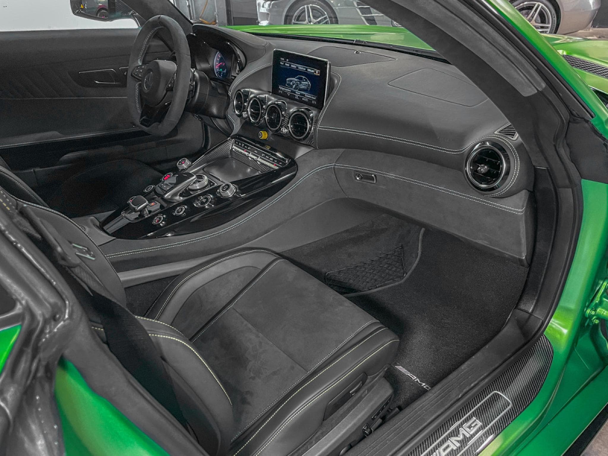 Mercedes GT R PERFECT CONDITION /NO FAP 1 HAND / KERAMIK/ BURMESTER/SERV (2017) - Foto 9