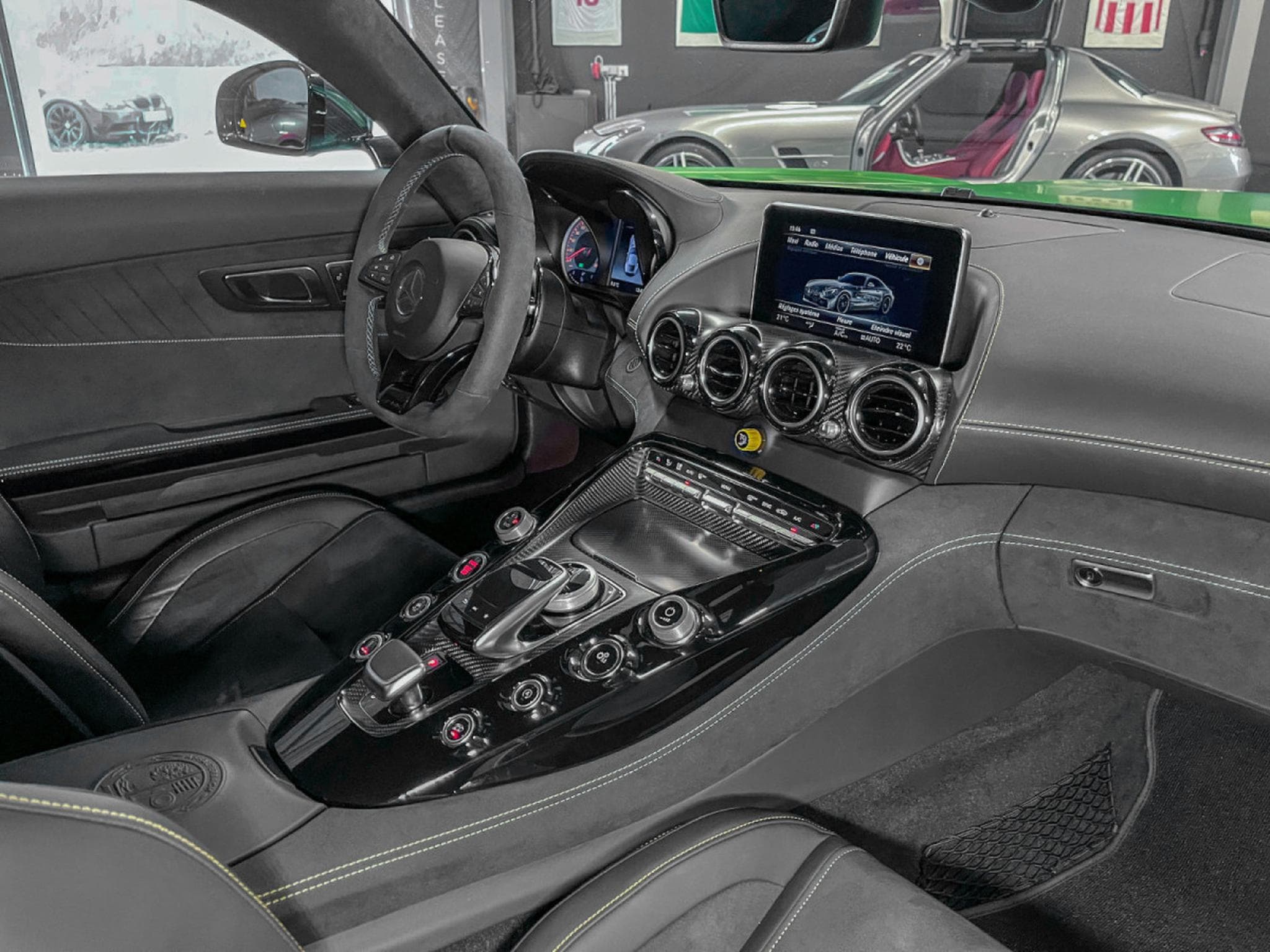 Mercedes GT R PERFECT CONDITION /NO FAP 1 HAND / KERAMIK/ BURMESTER/SERV (2017) - Foto 13