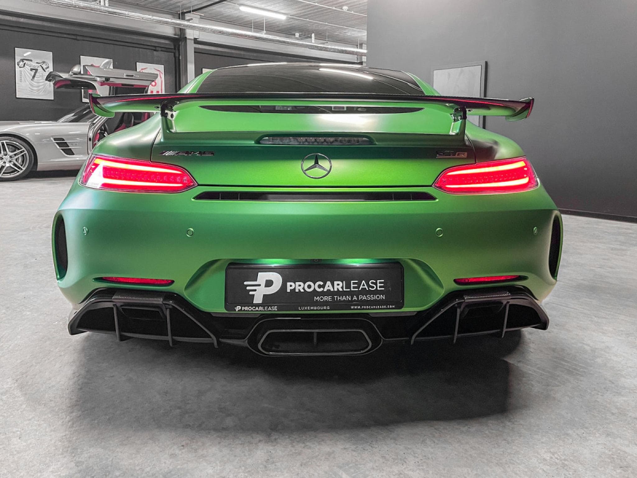 Mercedes GT R PERFECT CONDITION /NO FAP 1 HAND / KERAMIK/ BURMESTER/SERV (2017) - Foto 15