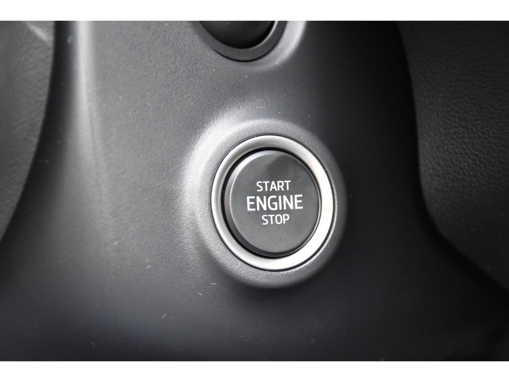 Skoda Kamiq 1.5 TSI Monte Carlo DSG PANO KESSY ATT REMORQUE NEUF (2026) - Foto 19