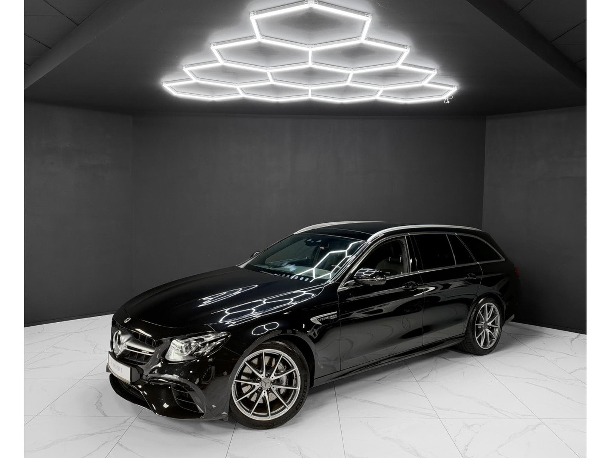 Mercedes E 63 AMG BURMESTER / MASSAGE / 360 / PANO / HEAD-UP (2019) - Photo 1