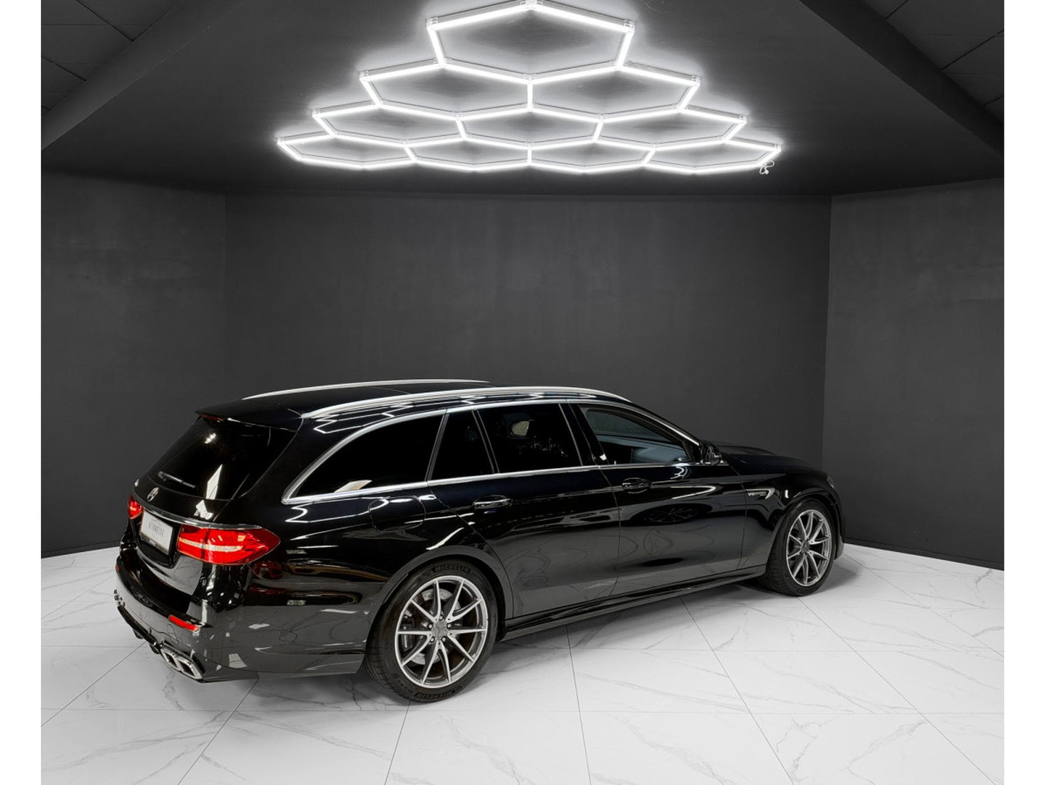 Mercedes E 63 AMG BURMESTER / MASSAGE / 360 / PANO / HEAD-UP (2019) - Photo 5