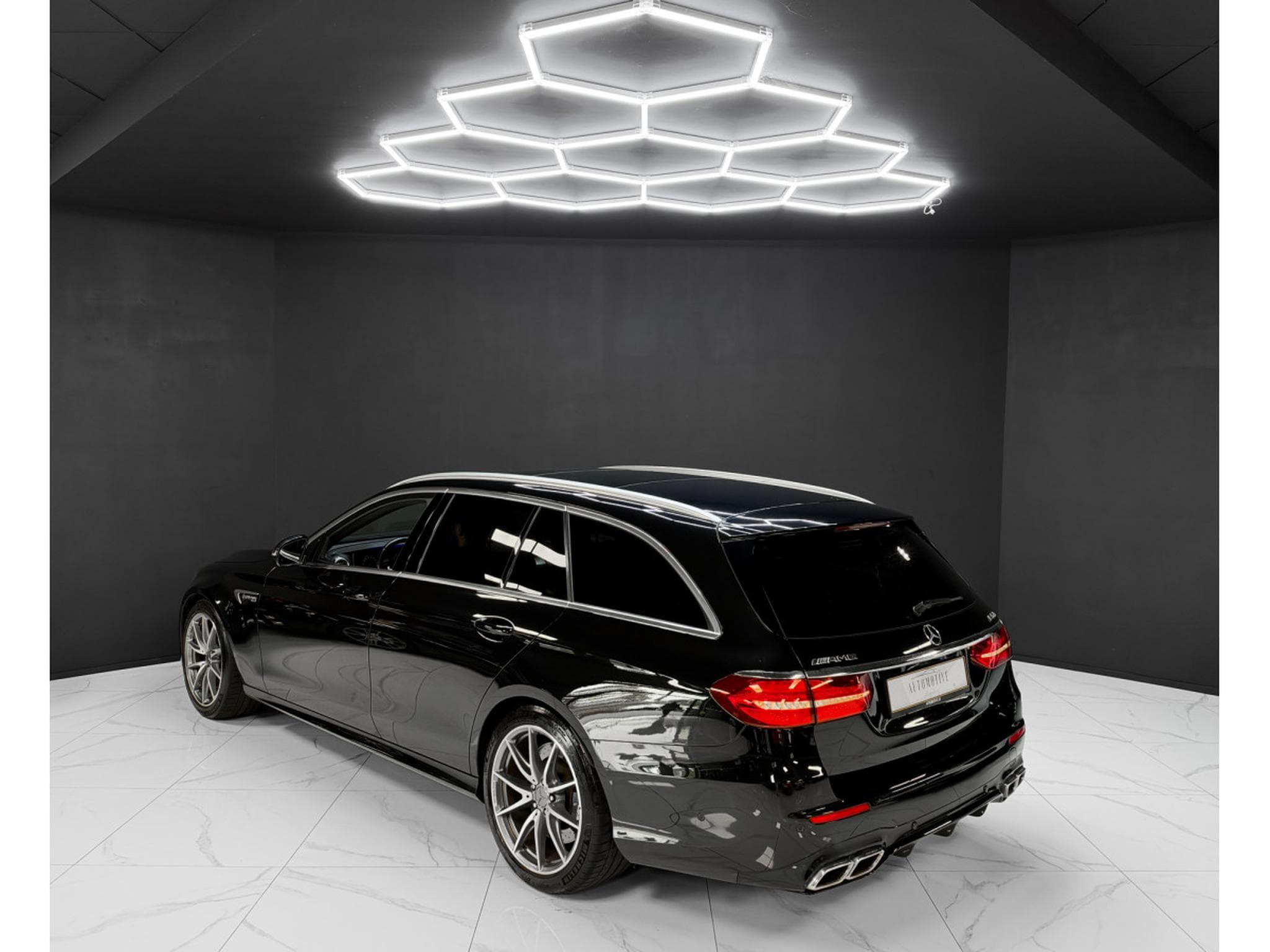 Mercedes E 63 AMG BURMESTER / MASSAGE / 360 / PANO / HEAD-UP (2019) - Photo 3