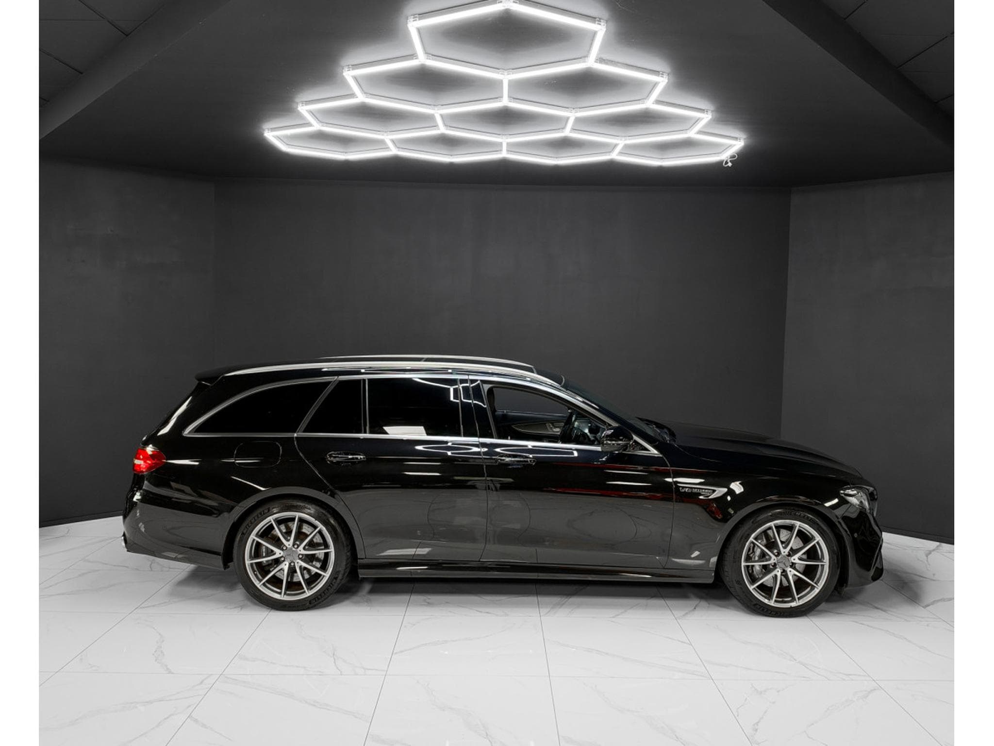 Mercedes E 63 AMG BURMESTER / MASSAGE / 360 / PANO / HEAD-UP (2019) - Photo 6