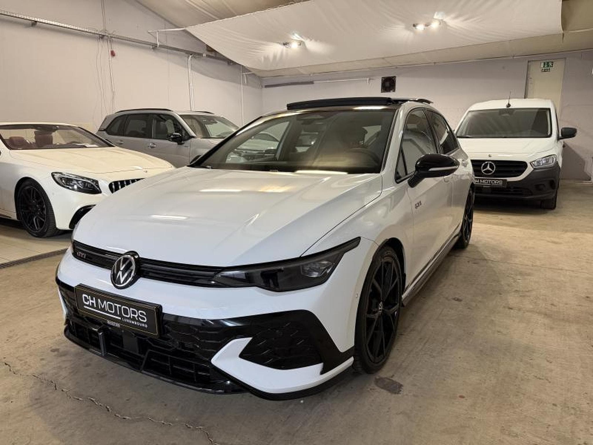 VW Golf 8.5 GTI CS *PANO*AKRA*CUIR *FULL (2025) - Photo 3